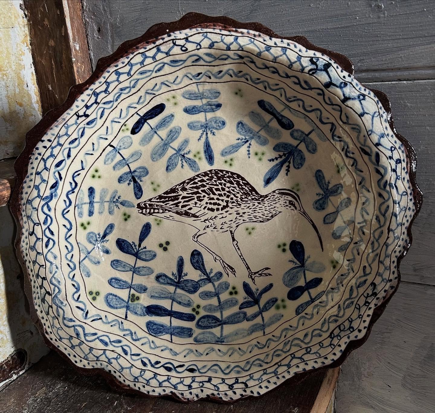 Today’s dish with a curlew… wishing everyone a slow, calm Sunday #dish #curlew #slipware #slipwarepottery #sgraffitopottery #sgraffito #handmade #madeinpembrokeshire #madeinwales #adriftpottery #inspiredbynature #inspiredbybirds #illustr
