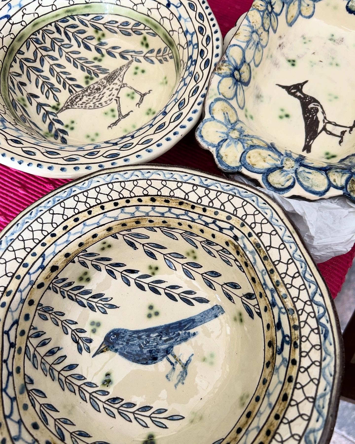 Packing pots to send off to @yewtreegallery for their upcoming exhibition The Wonder Of Trees 3 June -24 July. Looks like it’s going to be a wonderful show full of amazing artists. #slipware #slipwarepottery #illustratedceramics #inspiredbynatu