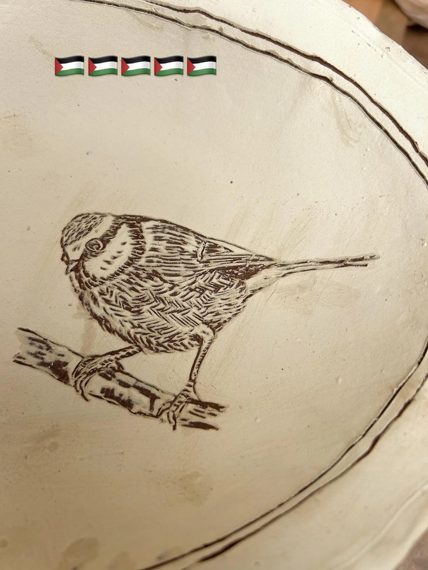A blue tit in progress hoping and waiting for Palestine to be free… keep shouting out, donating, writing to your MP, protesting, sharing anything so long as we keep talking about Palestine. Be inspired by humanity. πβ€οΈπ΅πΈ # slipware #sgraffi