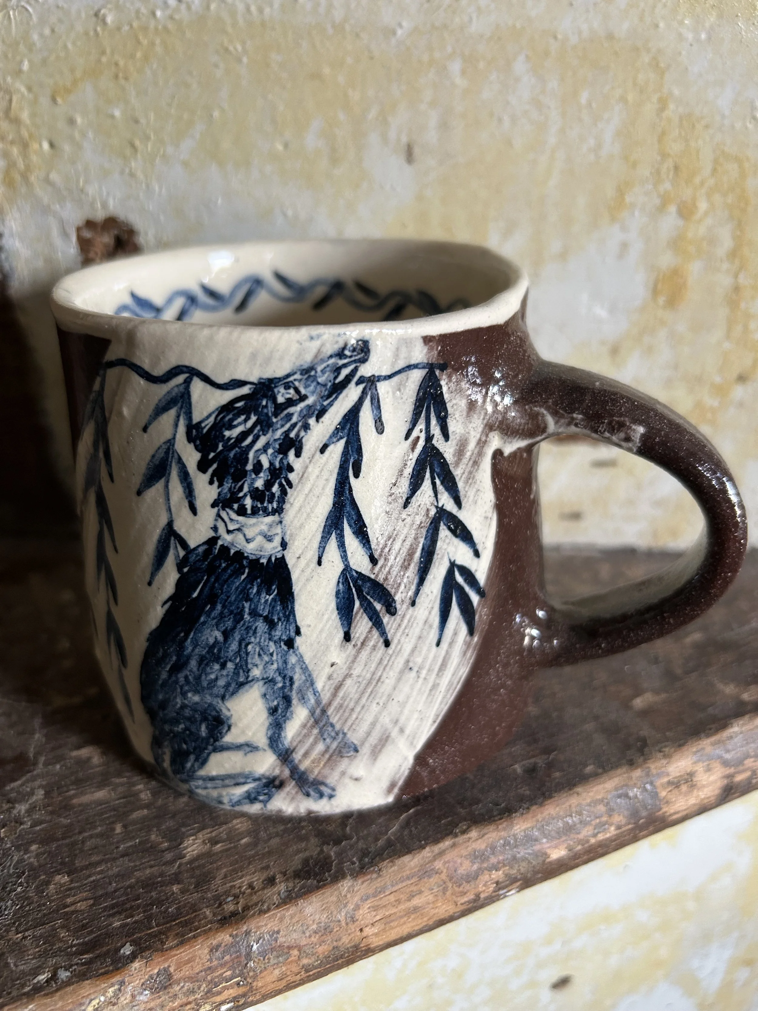 Medium Mug Sitting Dog