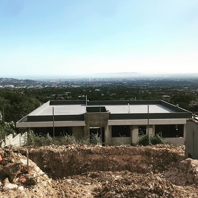 Millsborough Luxury residential development. Various stages of completion. Getting there. #buildjamaica #jamaica #constructionjamaica #jamaicanengineering @synergydesignstudio @ademkegroup