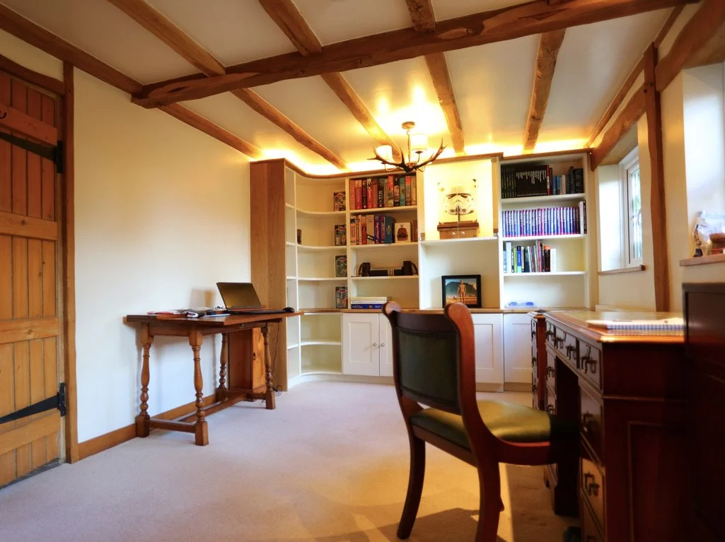 fitted-display-cabinet-new-build-painted-veneered-mdf.jpg