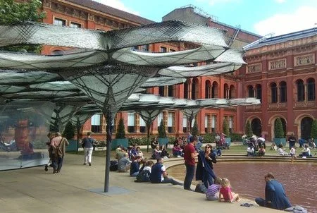 V&A 302.jpg
