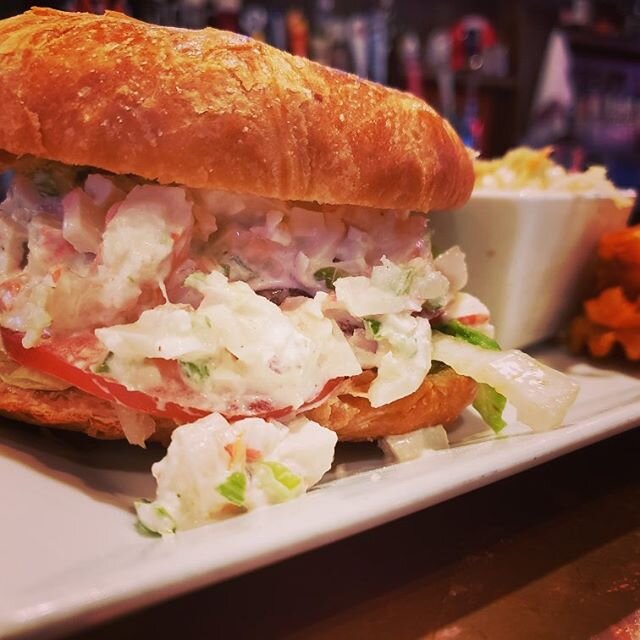 FISH FRYDAY is here‼️🐟🐟🐟 During lent &amp; every Friday our famous fish fillet sandwich, fish tacos &amp; beer battered fish &amp; chips are each $8.95. 
AND.....
Today through the weekend we will be featuring this delicious 
Seafood Sammy: A butt