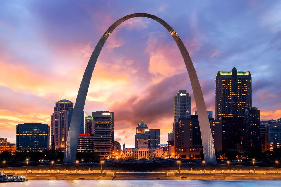 sunset--the-gateway-arch--st-louis--missouri--america-534594640-5af38f4f43a10300374eb31f.jpg