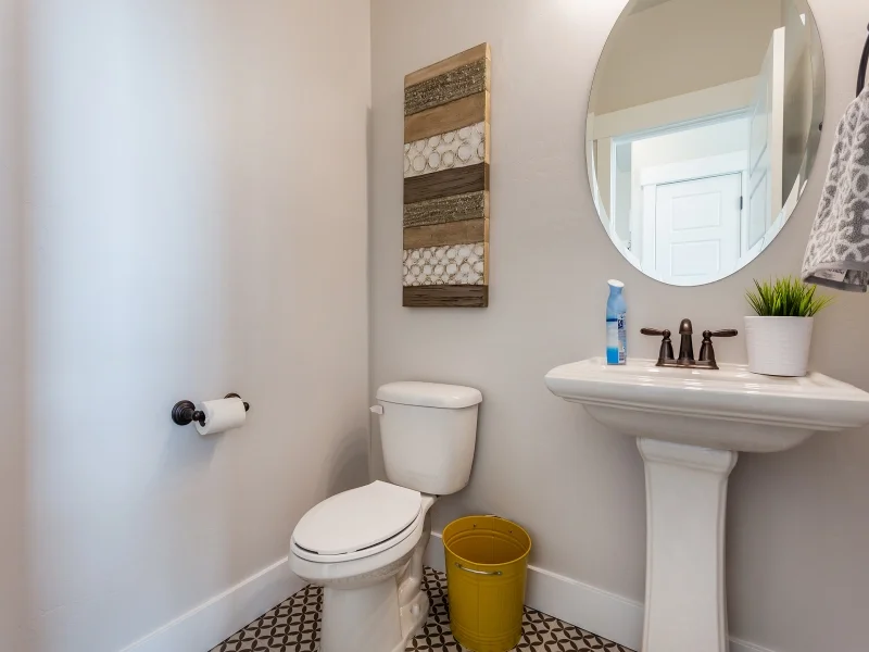 BathroomOne_800x600_3221850.jpg