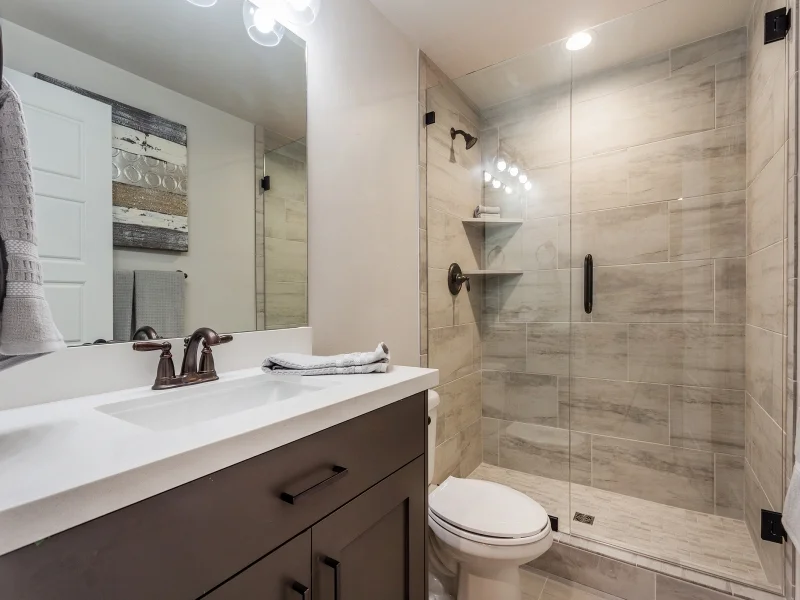 BathroomThree_800x600_3221851.jpg