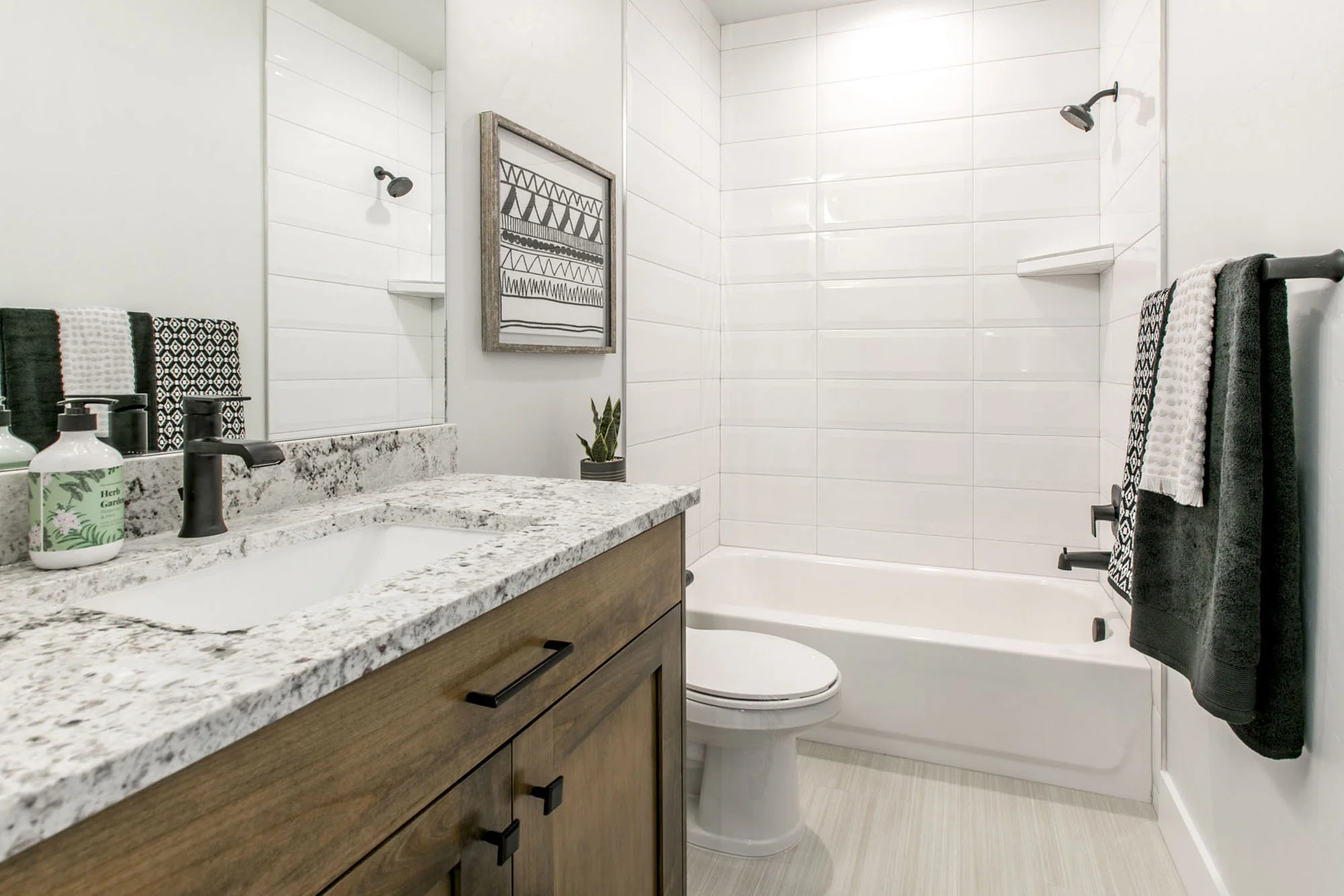 Bathroom_high_3333287.jpg