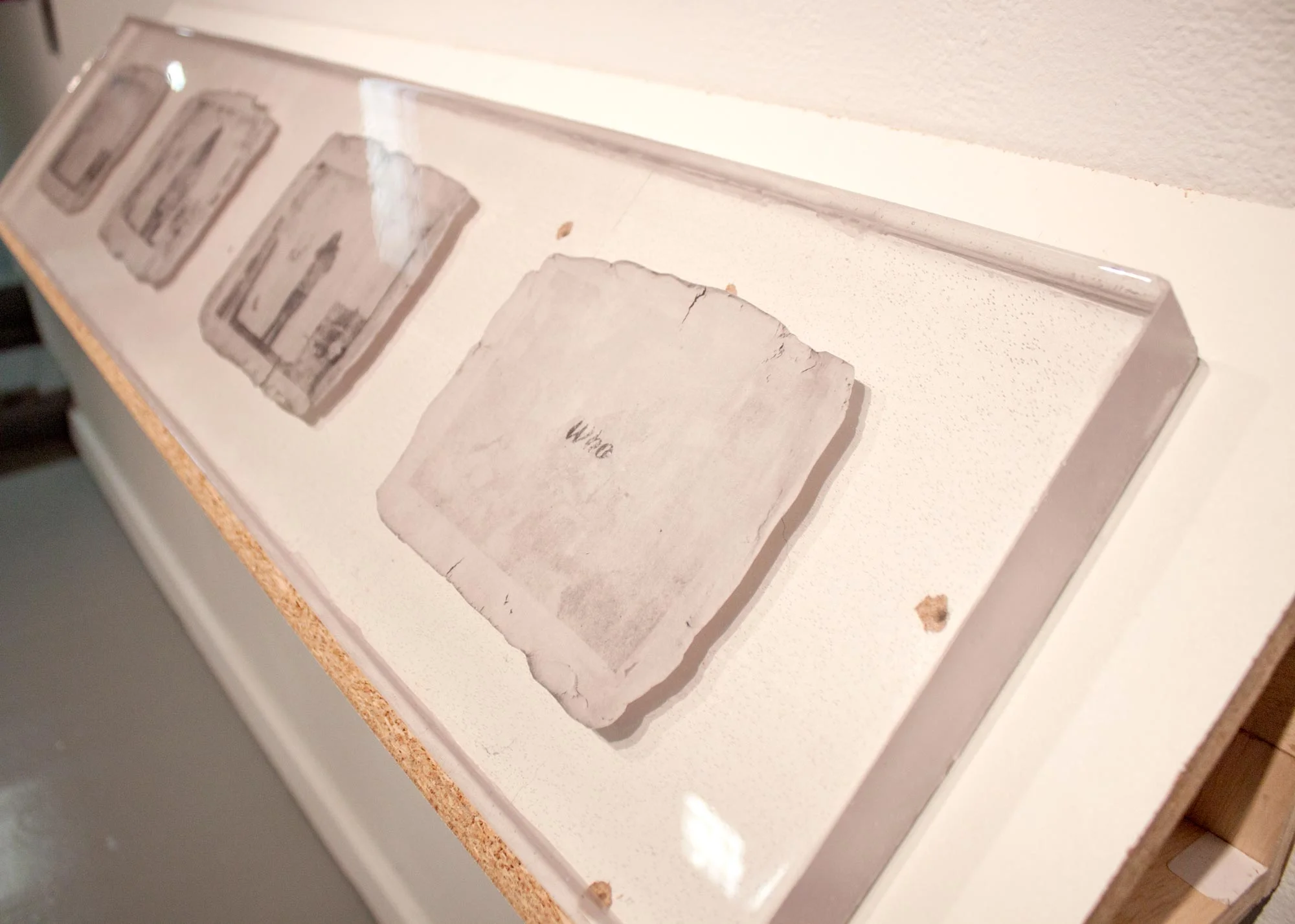 03_cast-tablet_detail_01.jpg