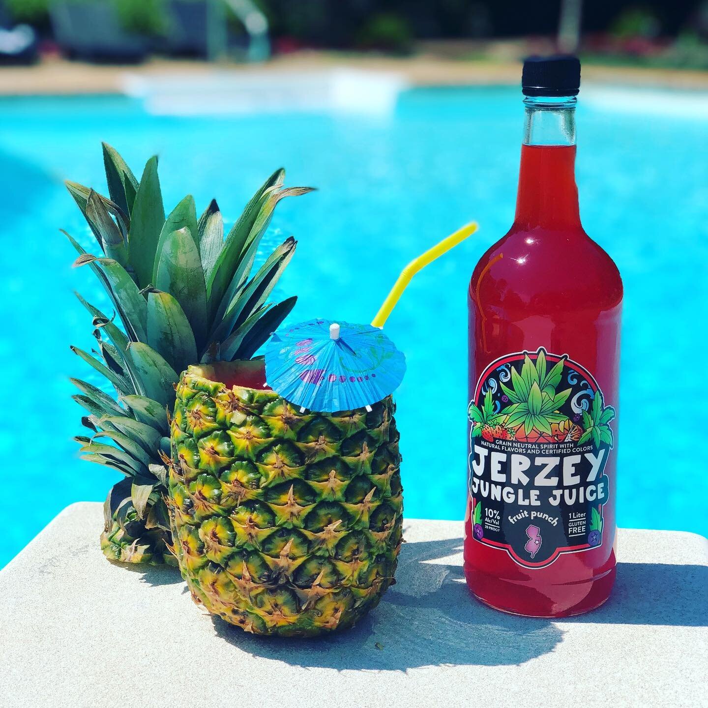 It&rsquo;s Friday And I&rsquo;m Thirsty! 🥵🍹🍍
&bull;
&bull;
Follow 👉@jerzeyjungle for the latest updates🔔

💥Link in bio for where to find and purchase a bottle💥

&bull;
&bull;
➖➖➖➖➖ ➖
#jerzeyjungle #jerzeyjunglejuice #partynj #cocktailsofinstag