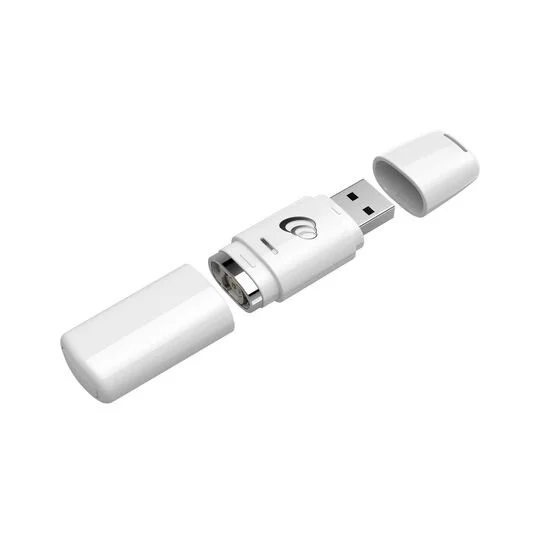 Polnilec baterij USB