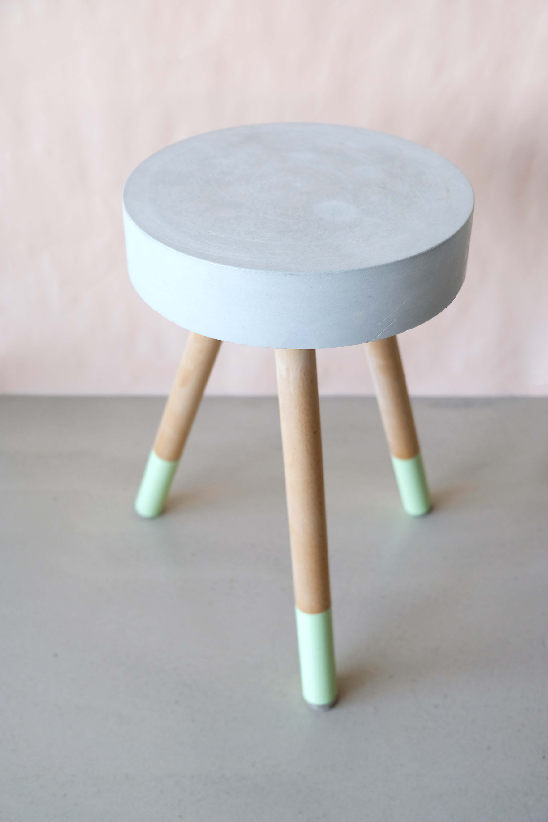 DSCF4220_stool_smaller_inD.jpg