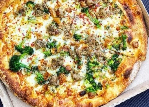 The Art of Topping Balance: How Amici’s Creates Flavor Perfection