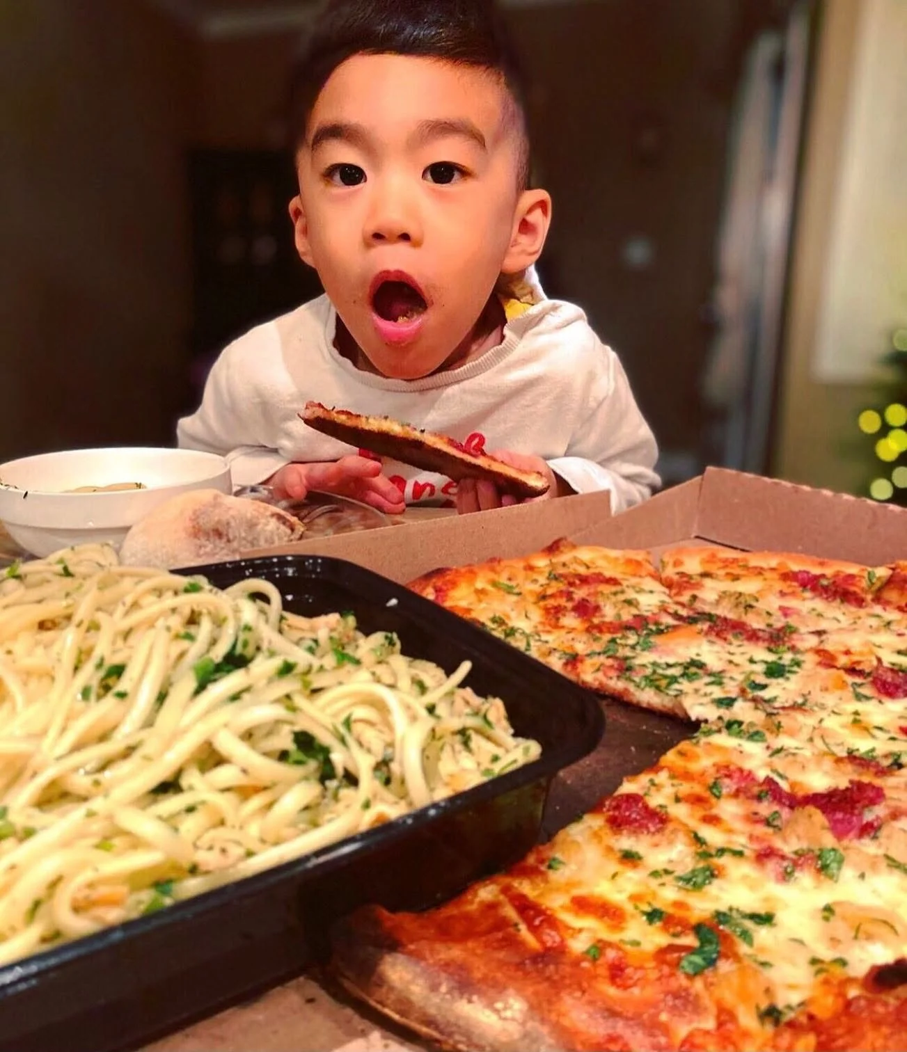Pizza, Pasta, and Smiles: Exploring the Kids' Menu at Amici's