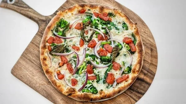 Vegan and Vegetarian Pizza Lovers: What to Order at Amici's