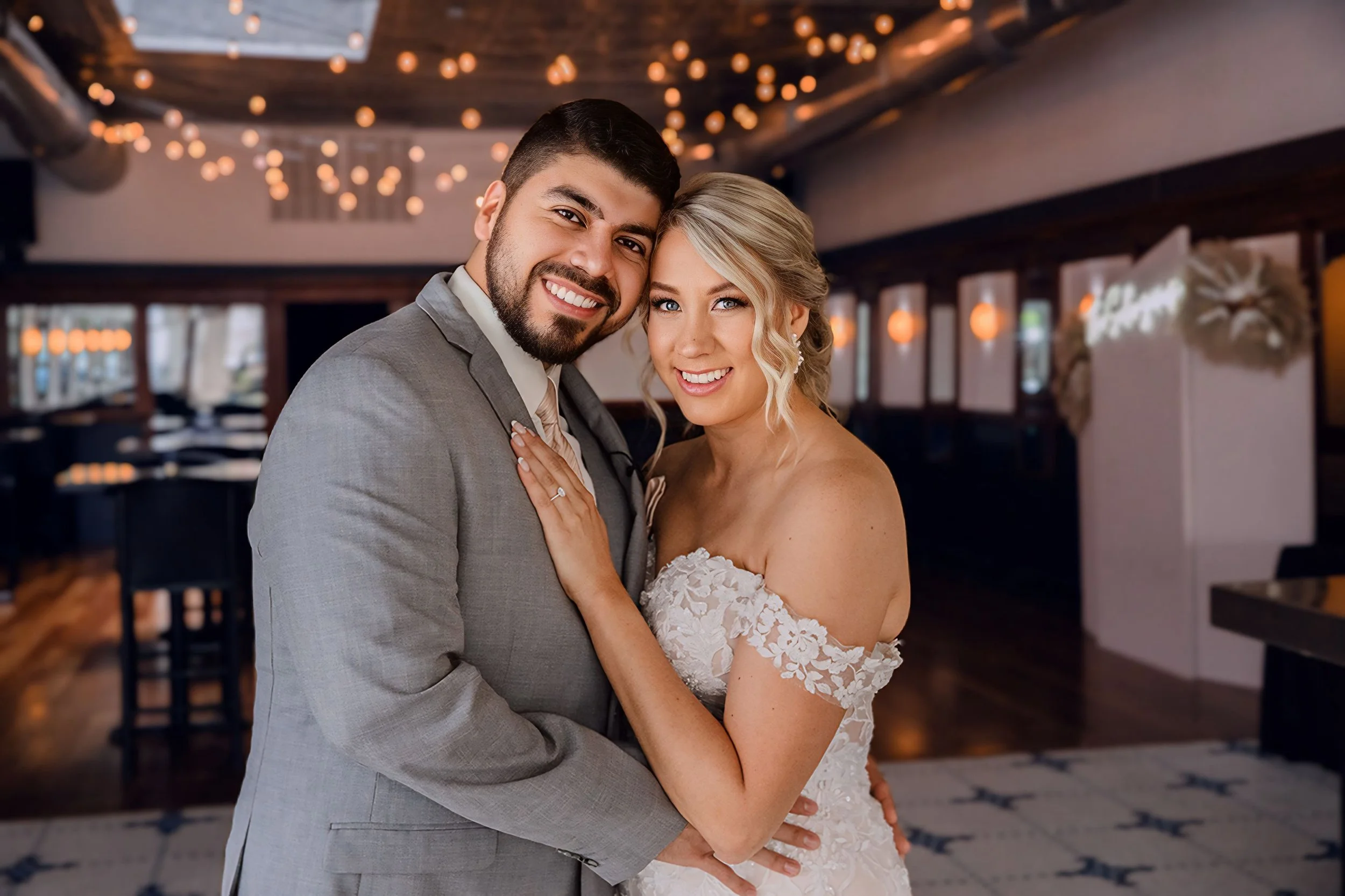 Omaha Wedding Photographer | Leo Ballroom | Couple's Portraits