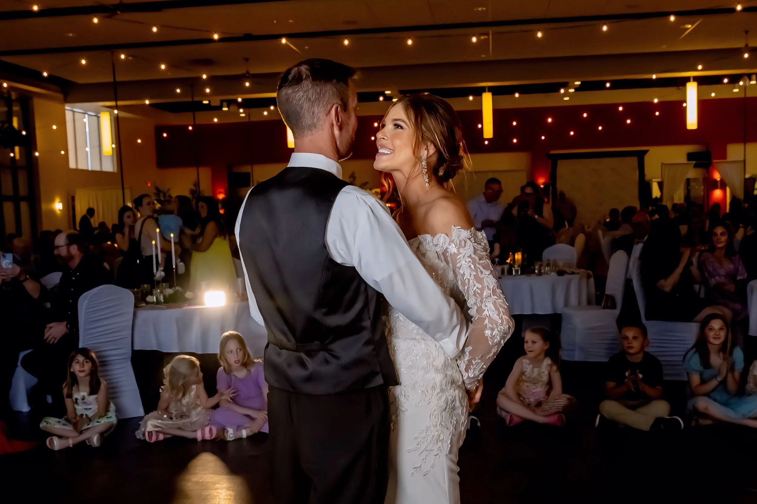 Omaha Wedding Photographer | Reception | First Dance 