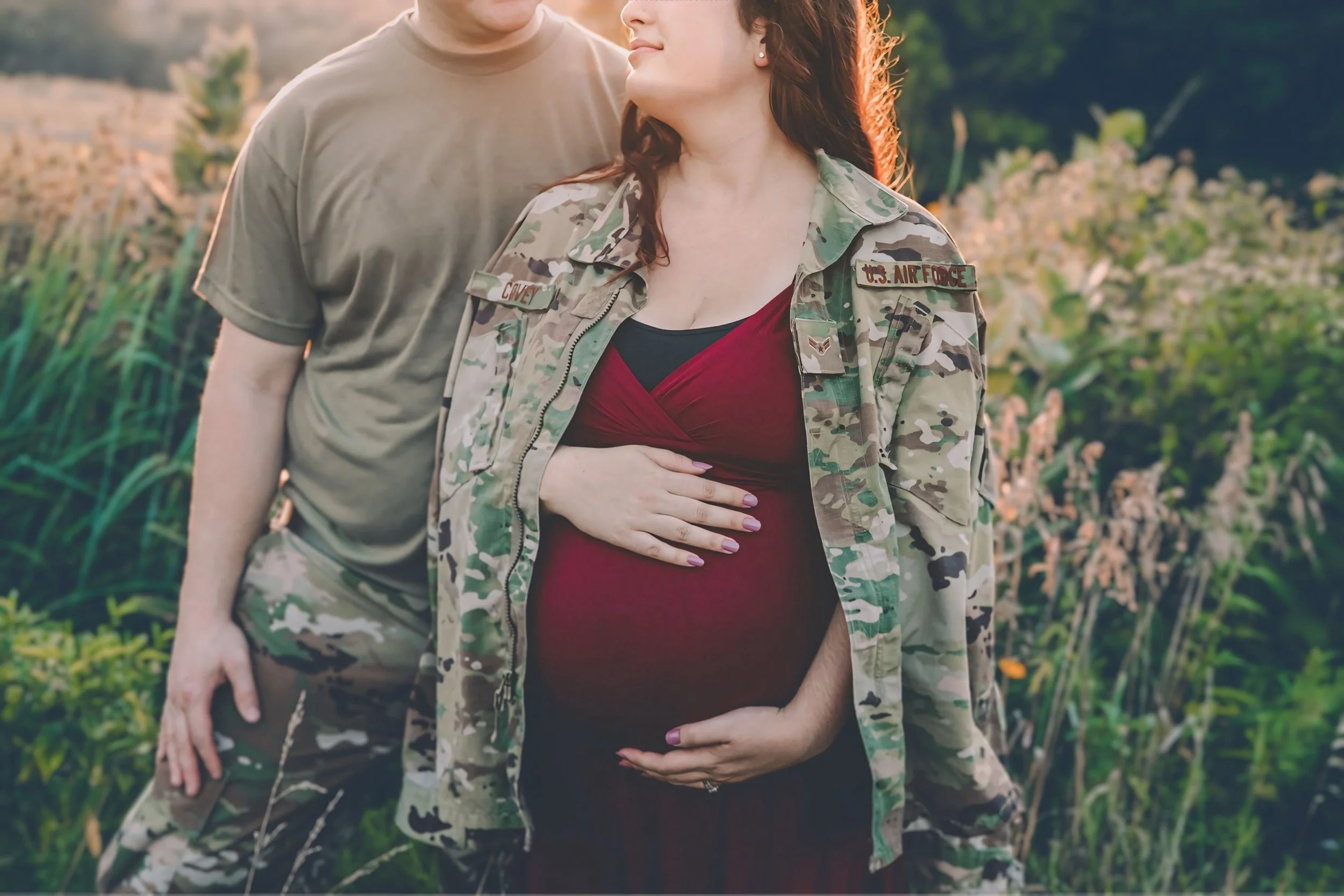 Outdoor Maternity Session in Omaha | Golden Hour Pregnancy Photos
