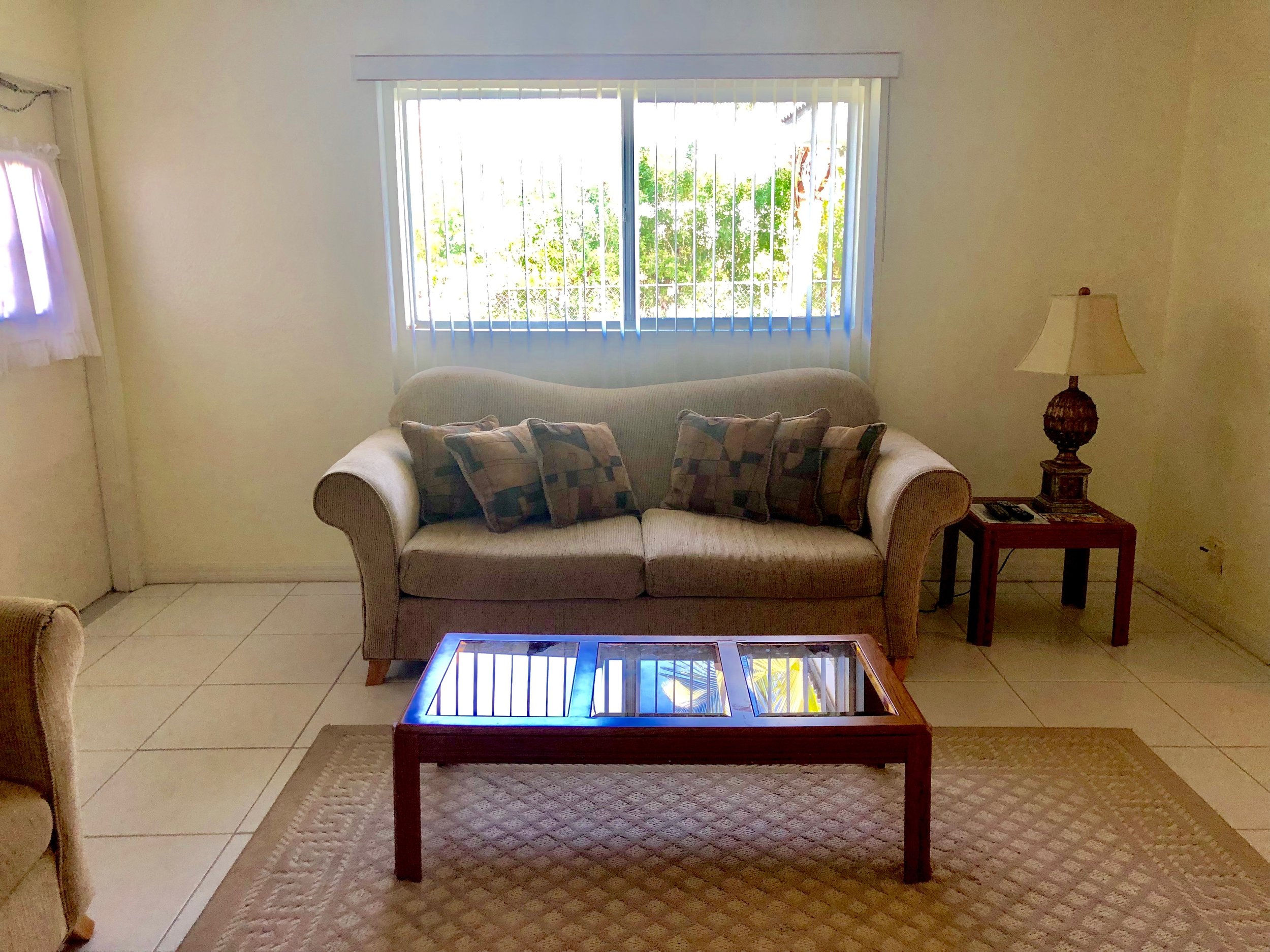 Open Air Places - Blanc Maison Vacation Rental House Grand Bahama Island