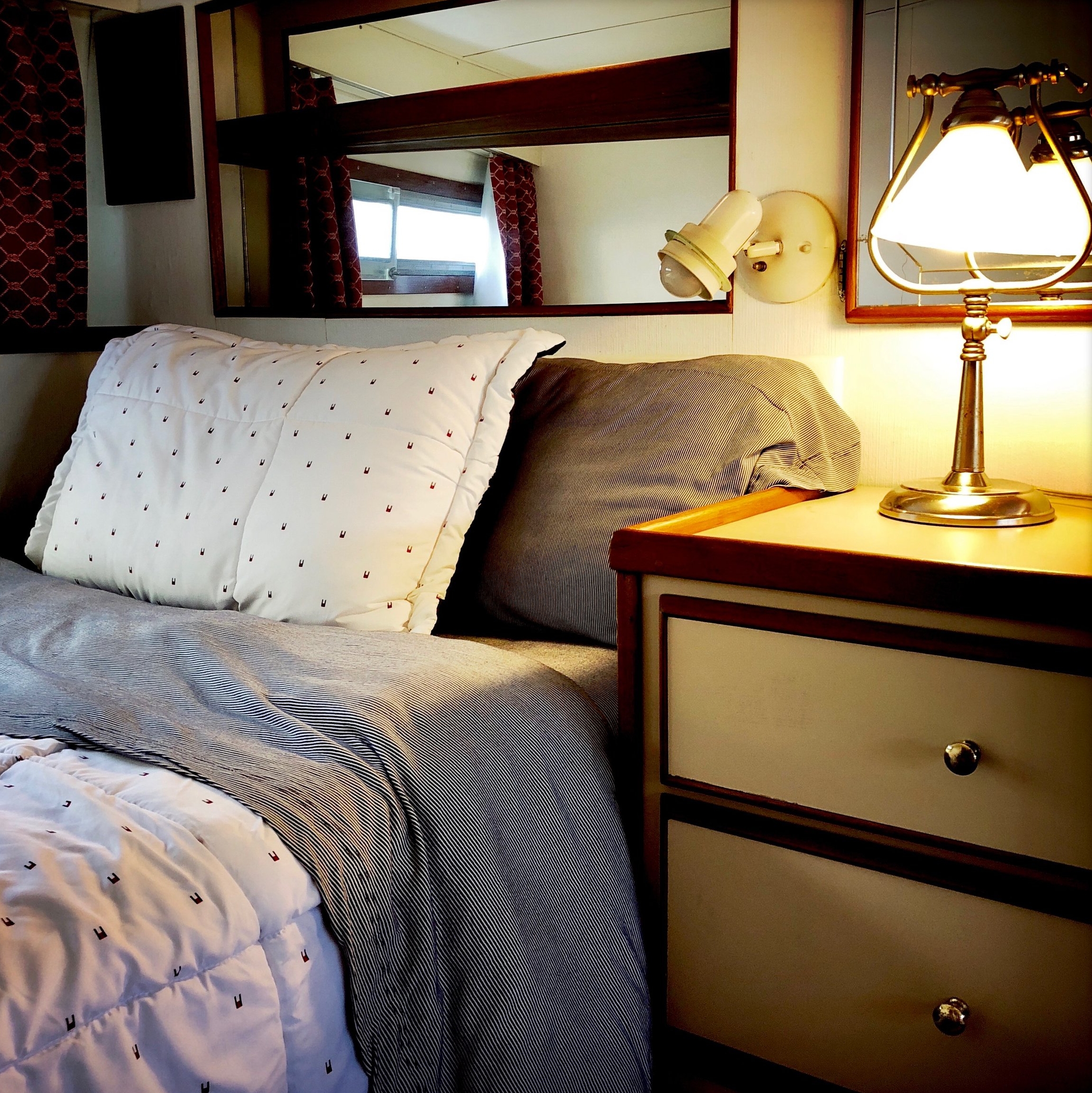 Open Air Places - Yacht Slainte Unique Vacation Rental Grand Bahama Island
