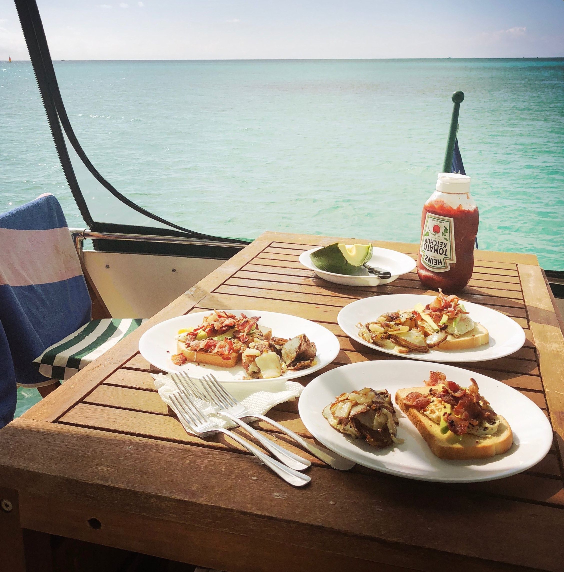 Open Air Places - Yacht Slainte Unique Vacation Rental Grand Bahama Island