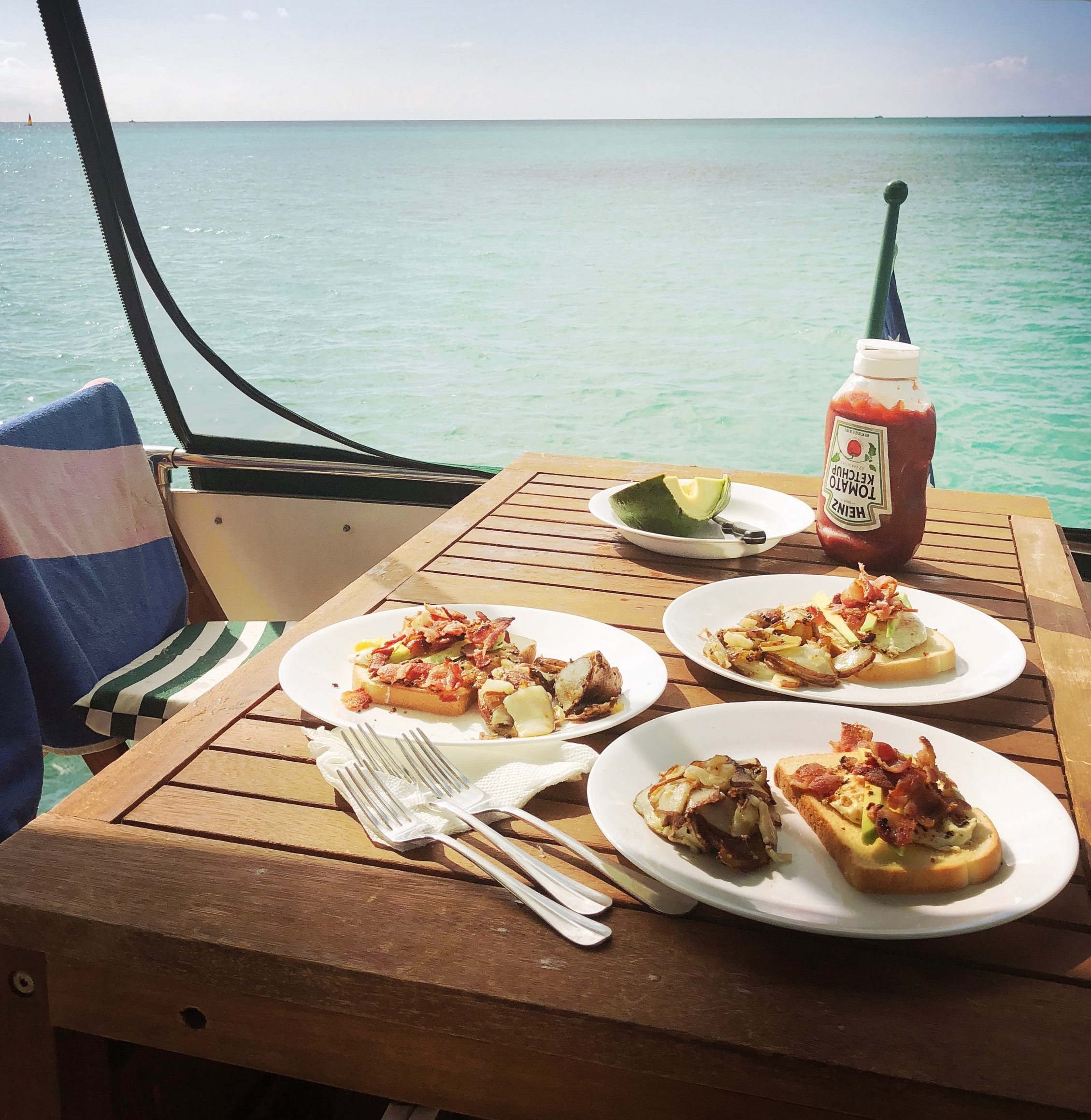 Open Air Places - Yacht SLAINTE on Grand Bahama Island