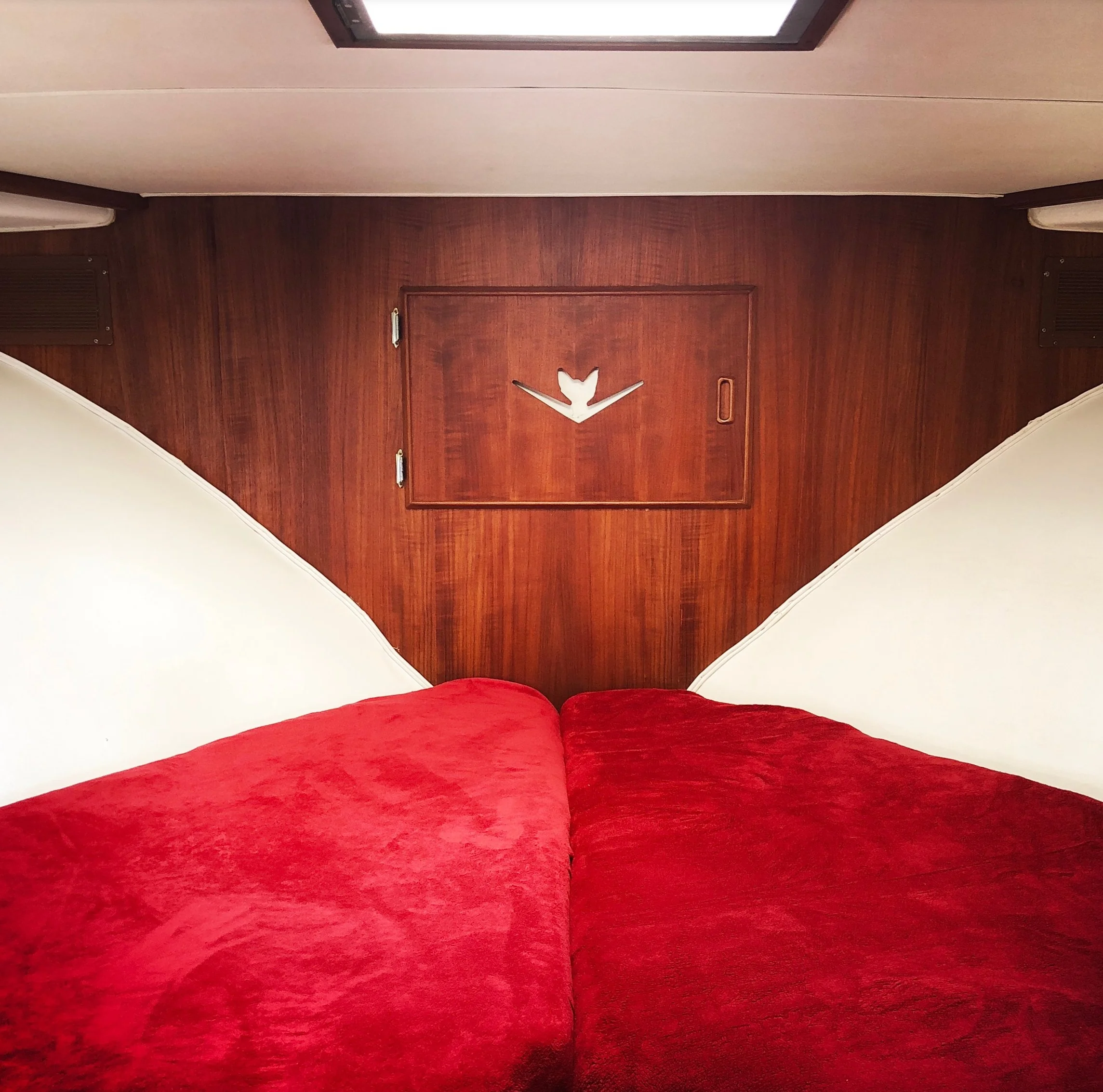 Open Air Places - Yacht Slainte, Unique Vacation Rentals on Grand Bahama Island