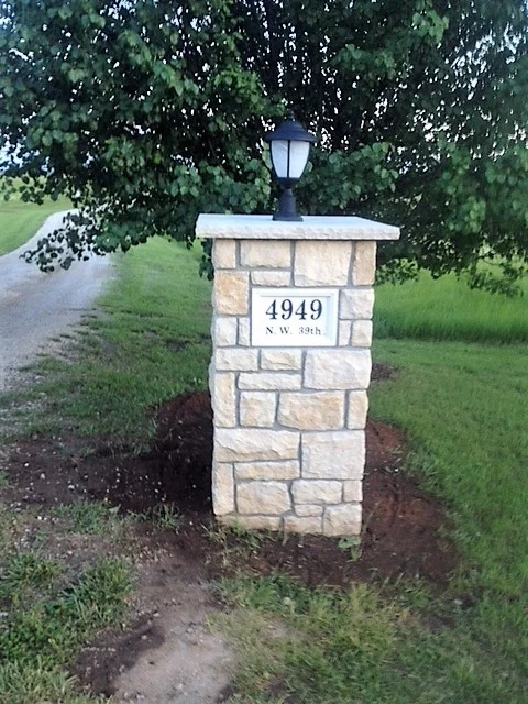 Cottonwood Stone Pillar