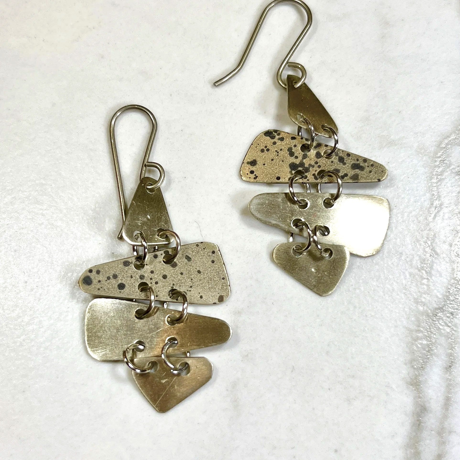 Sibilia4TierSilverSpeckleEar.jpg