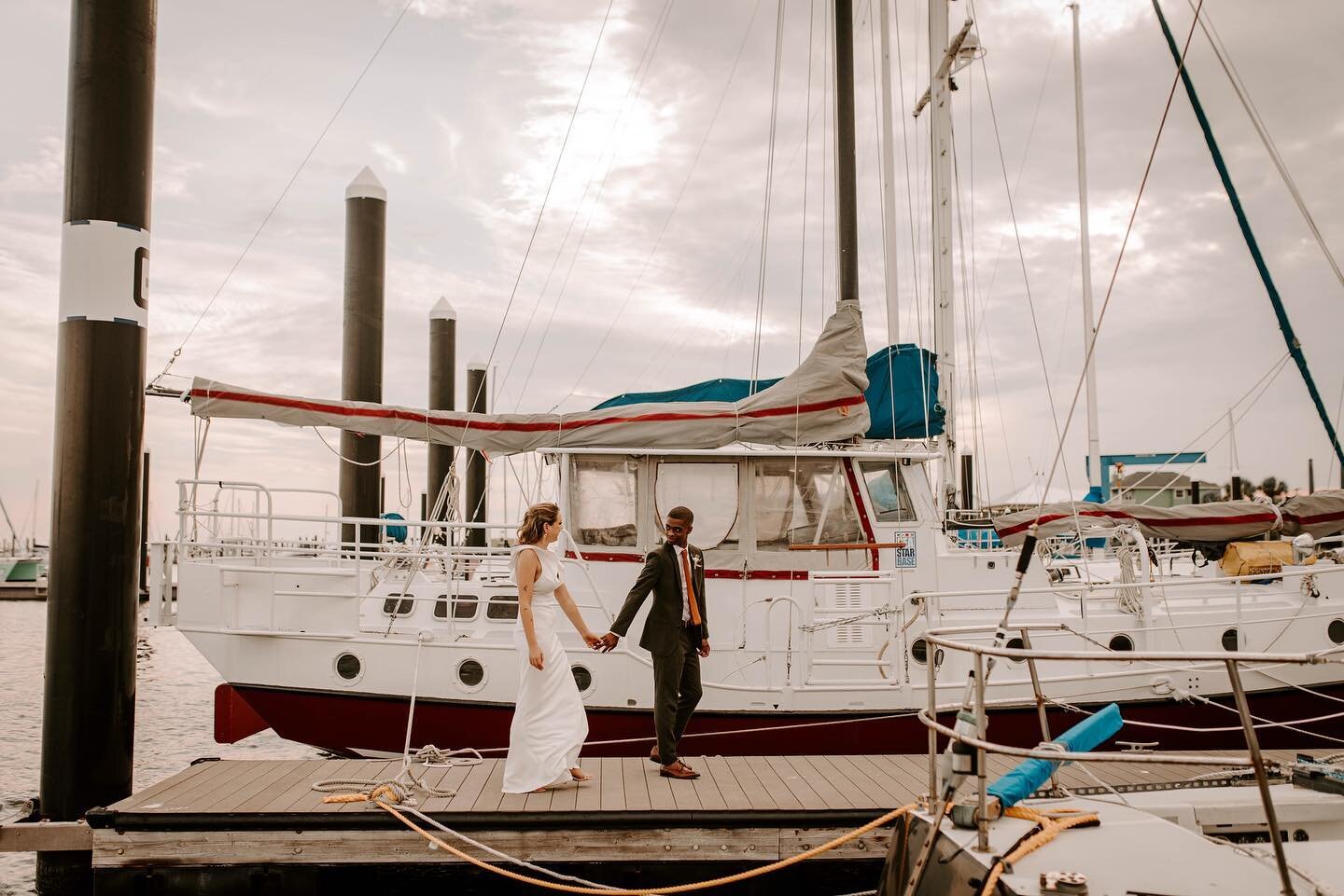 You, me, and the sea ⛵️🌊 
Carli + Darrian&rsquo;s entire wedding day consisted of intentional planning, God&rsquo;s unfailing love, and more importantly the beauty of His creation on this glorious day.