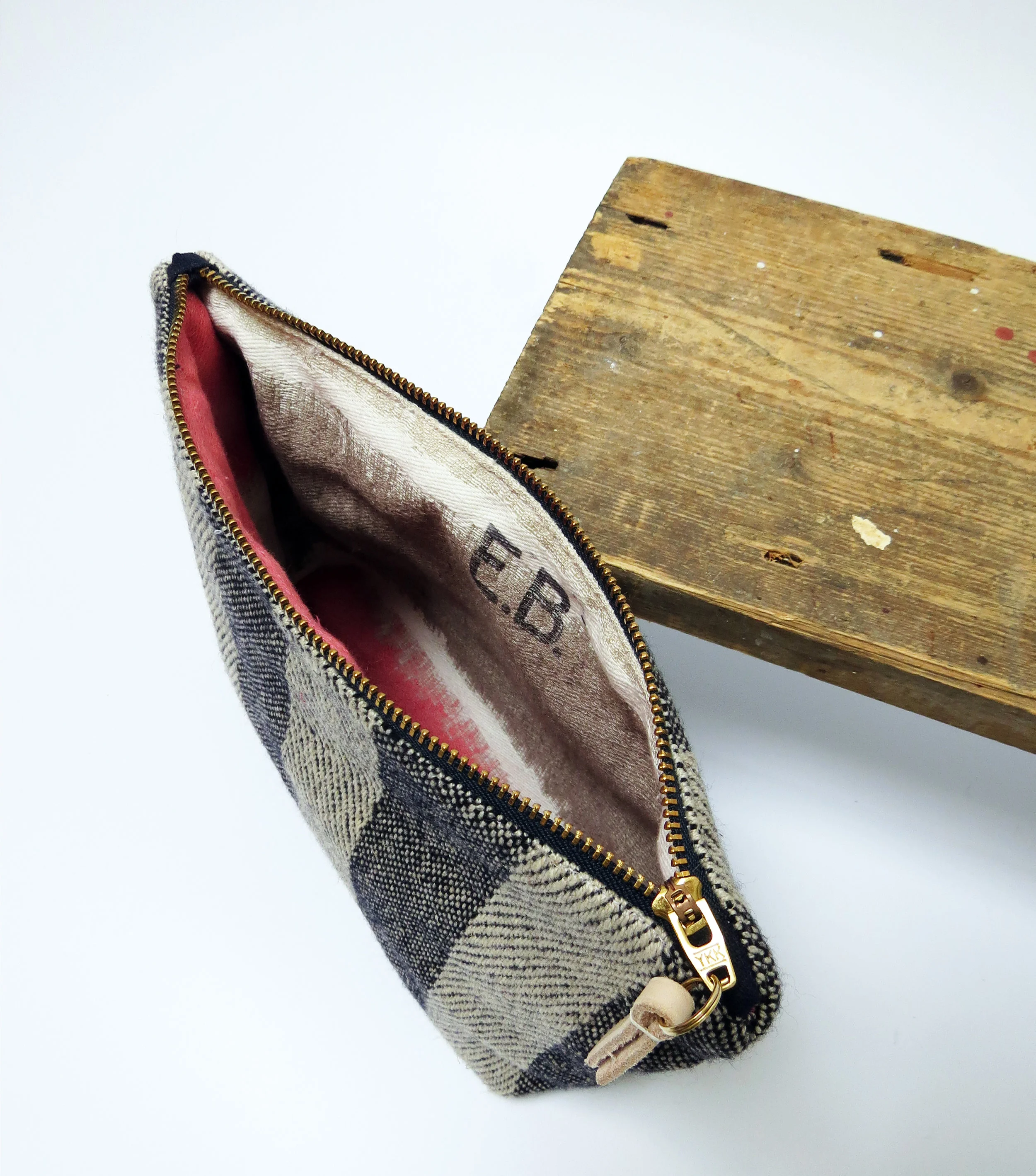 sustainable handwoven handmade pouch by E.Ballon Design