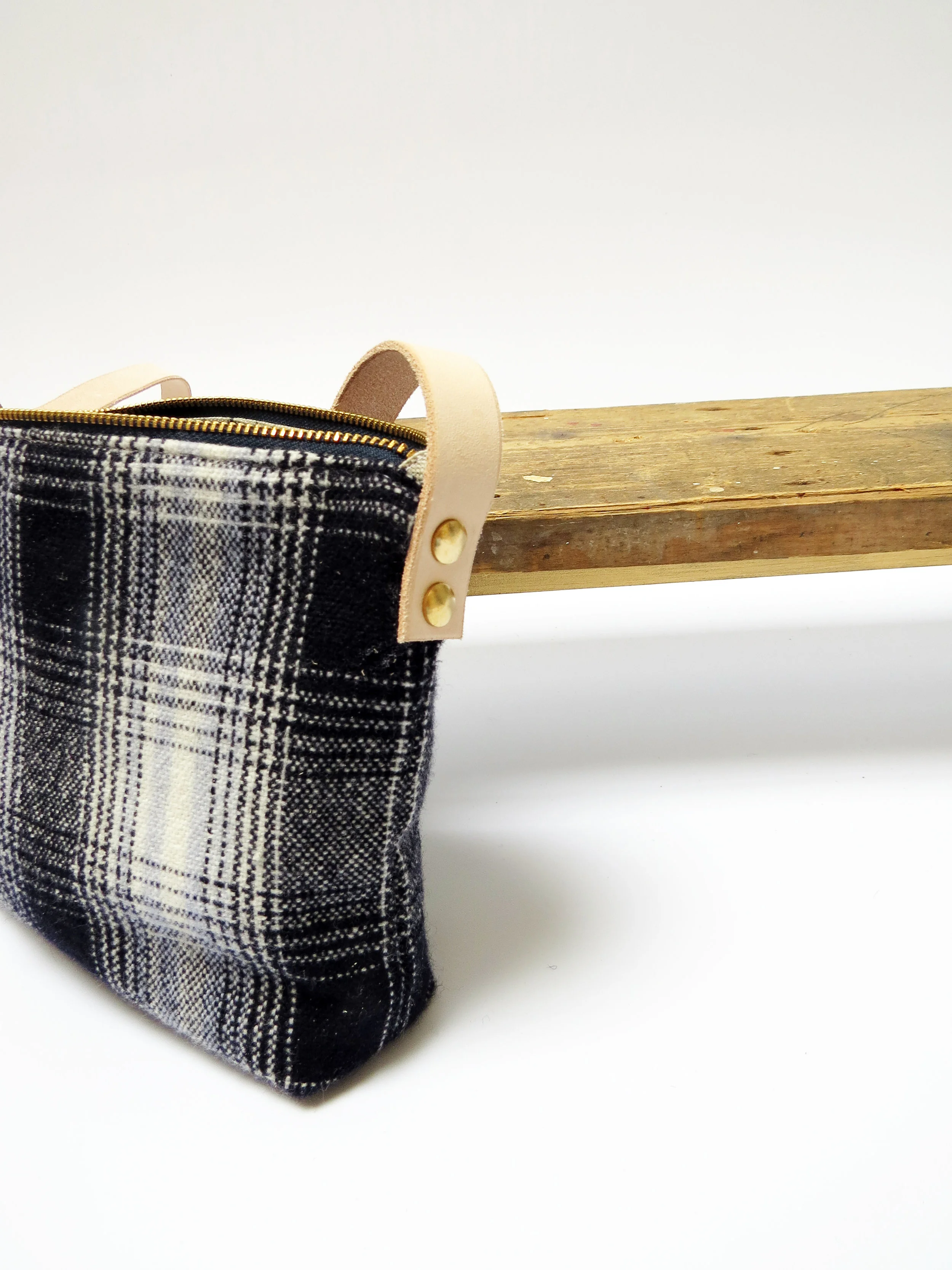 sustainable handwoven handmade crossbody bag by E.Ballon Design