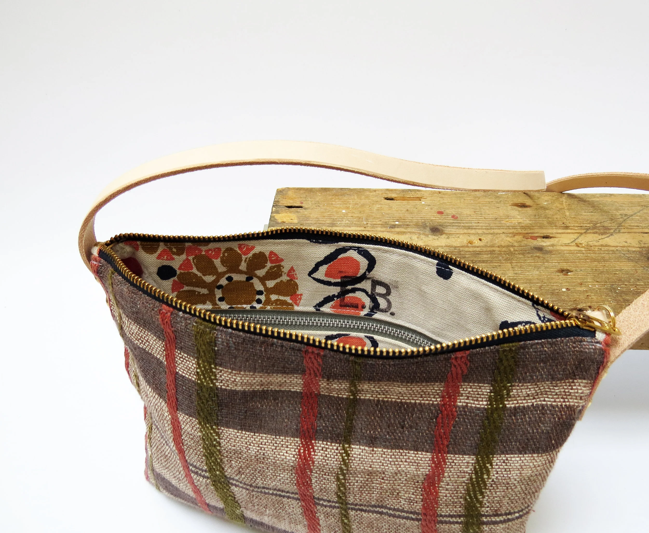 sustainable handwoven handmade crossbody bag by E.Ballon Design
