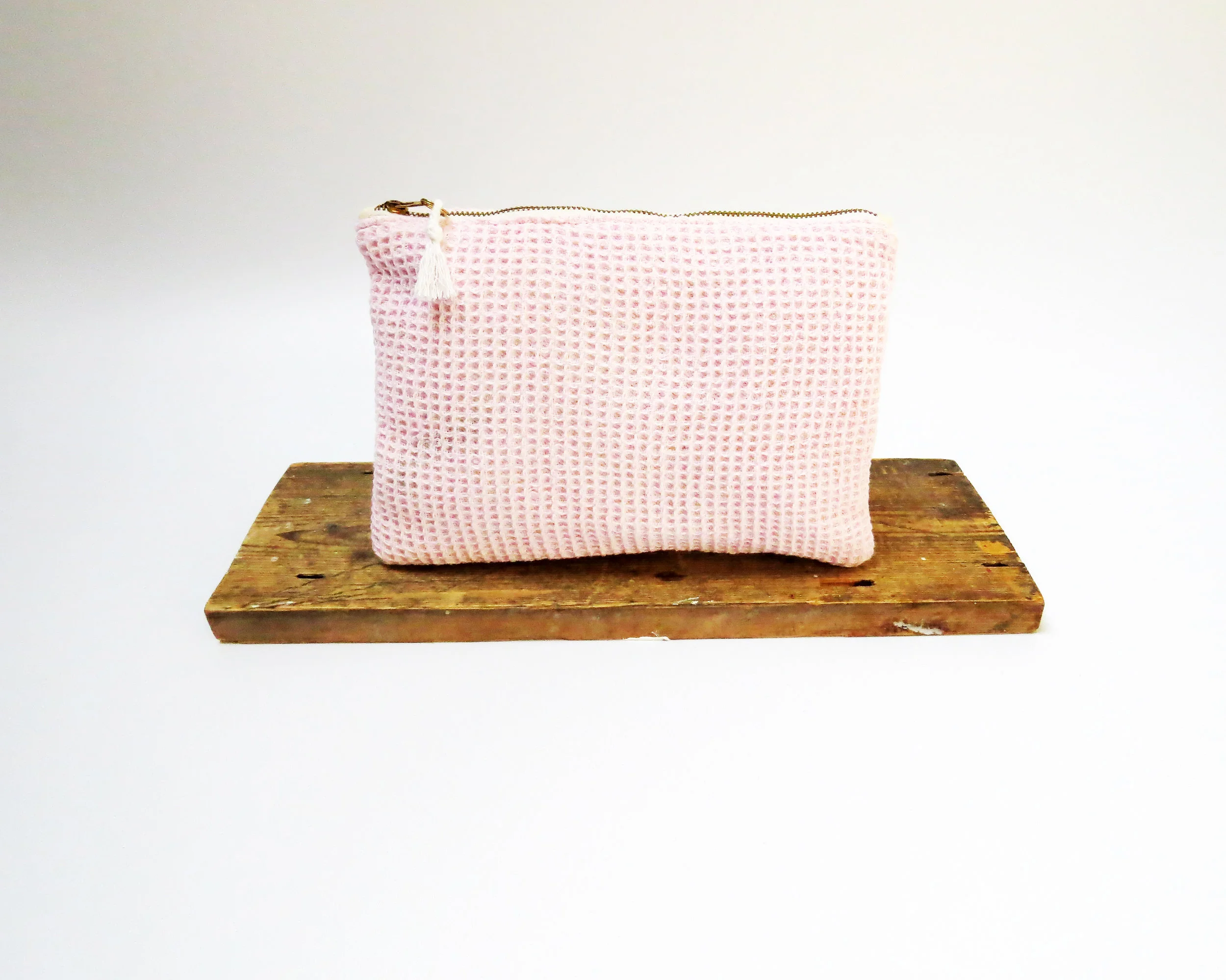 Sustainable surf style summer fashion travel zip pouch