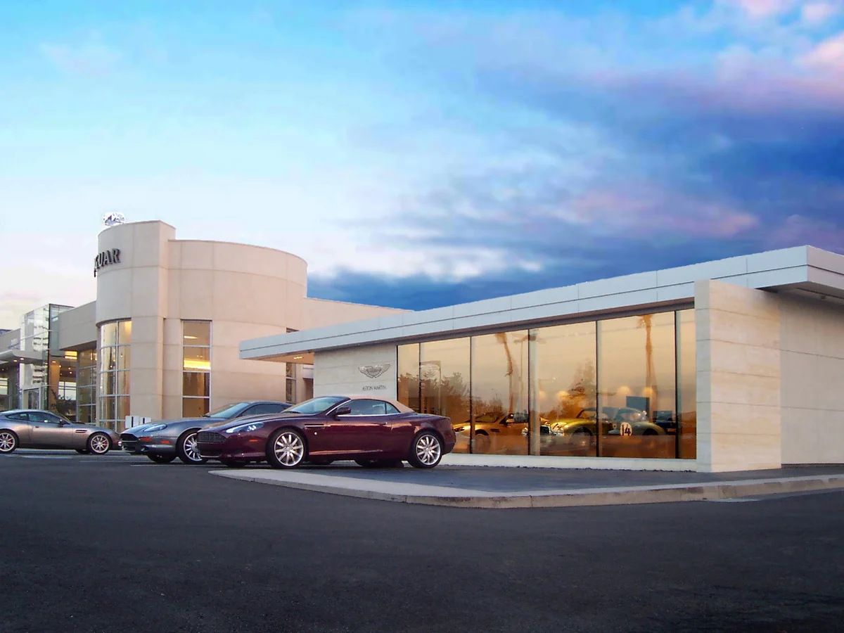 Aston Martin_EDIT.jpg