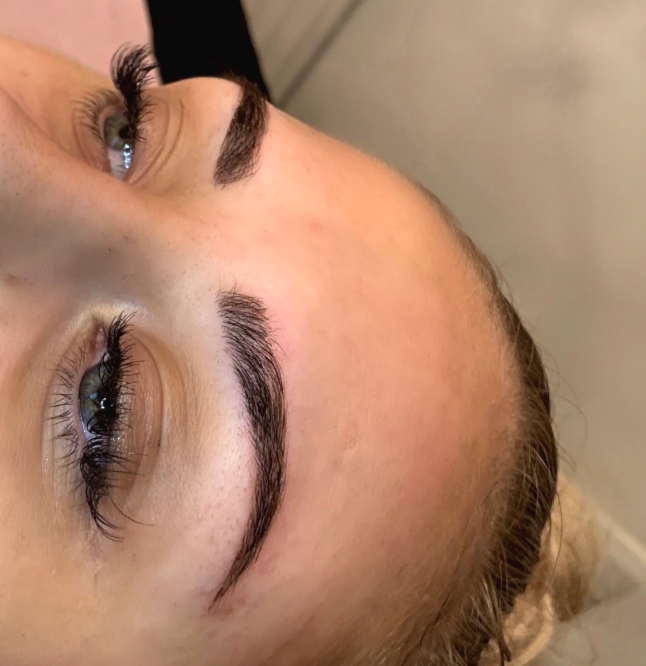 SINEAD BOTTLEY Level 4 microblading specialist