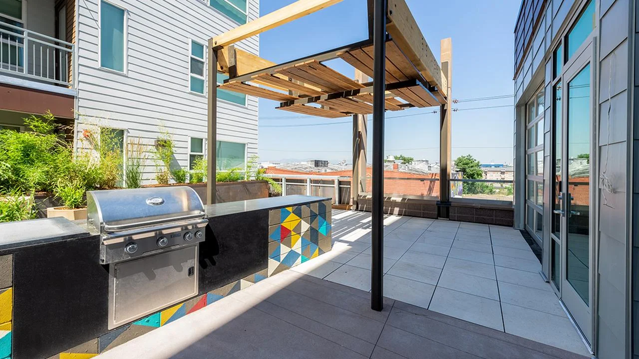 Modera River North Mural 1.jpg