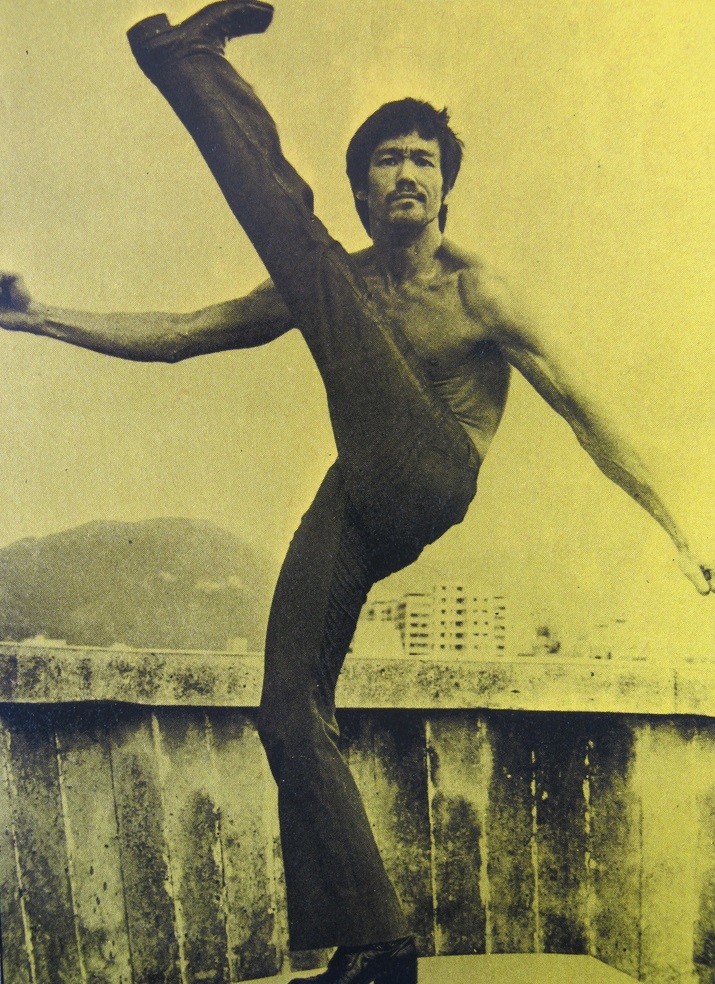 BruceLee_HiKick.jpg