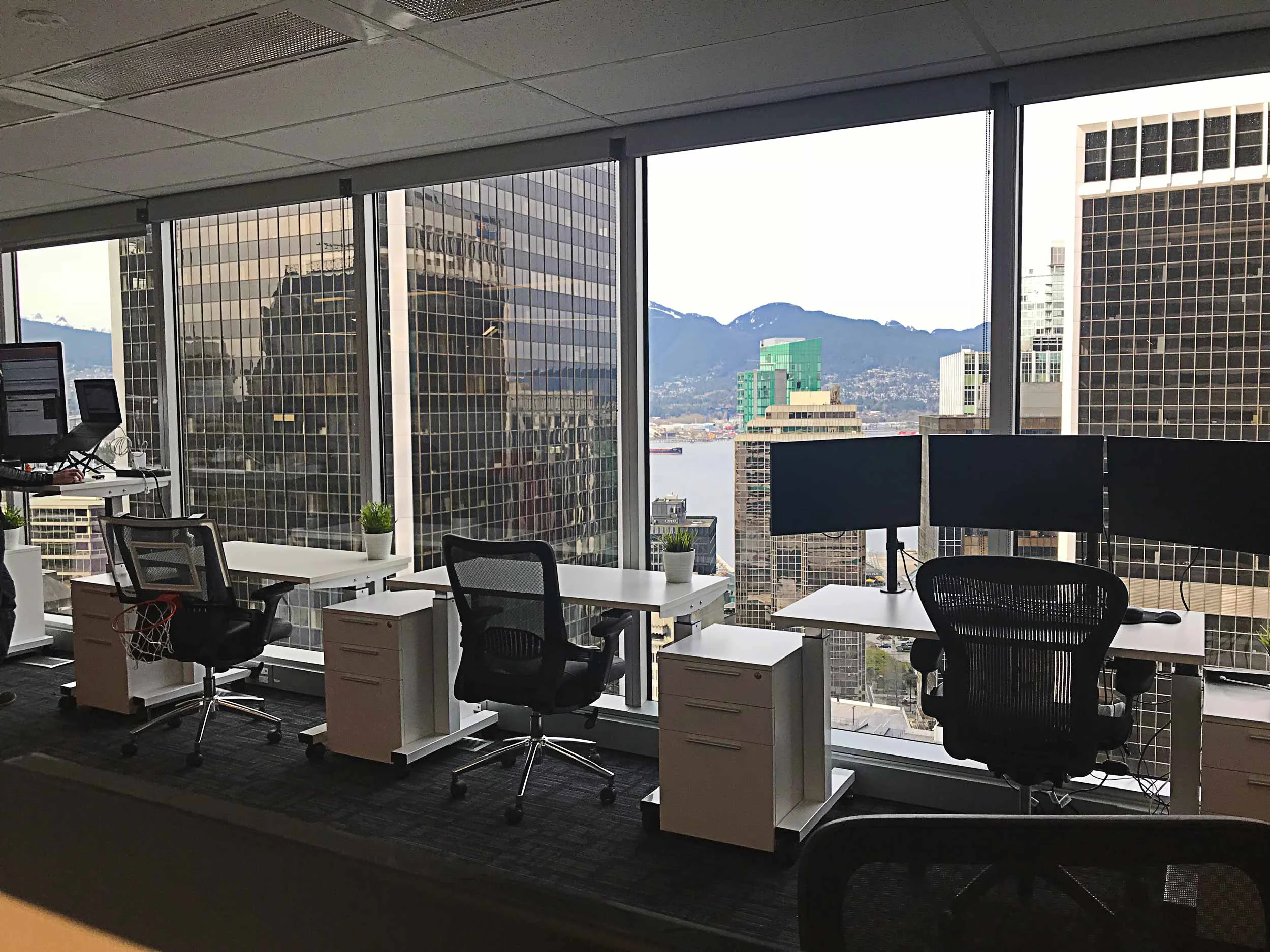 Dedicated-Desks-Area.jpg