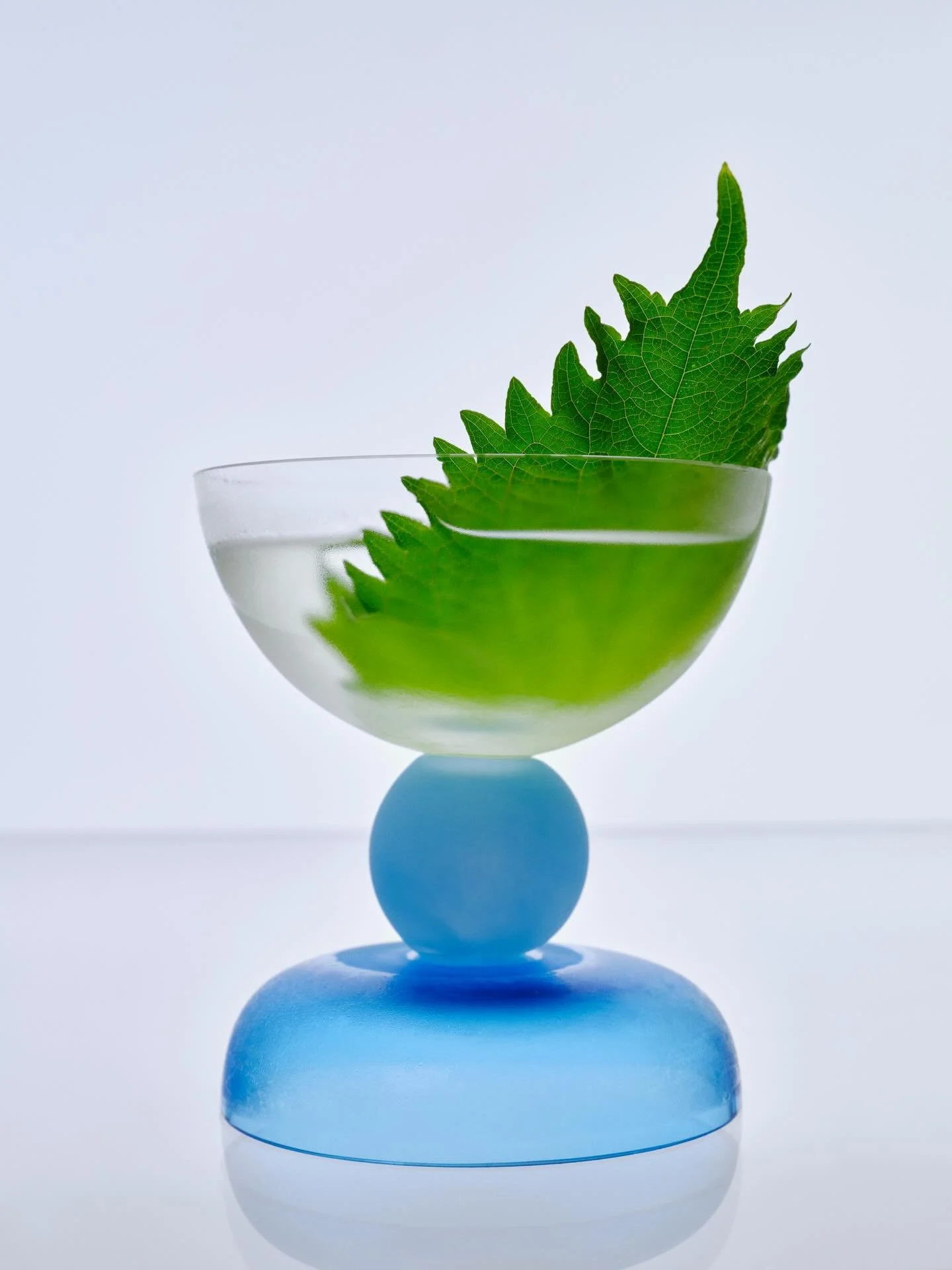Wonderful to be a part of this series for @studio_walsh to showcase their beautiful glassware range 💫

Creative direction and concept @clarewalsh @roomservice_world 
Photography @_maison_racine_ 
Drinks @taragarnell