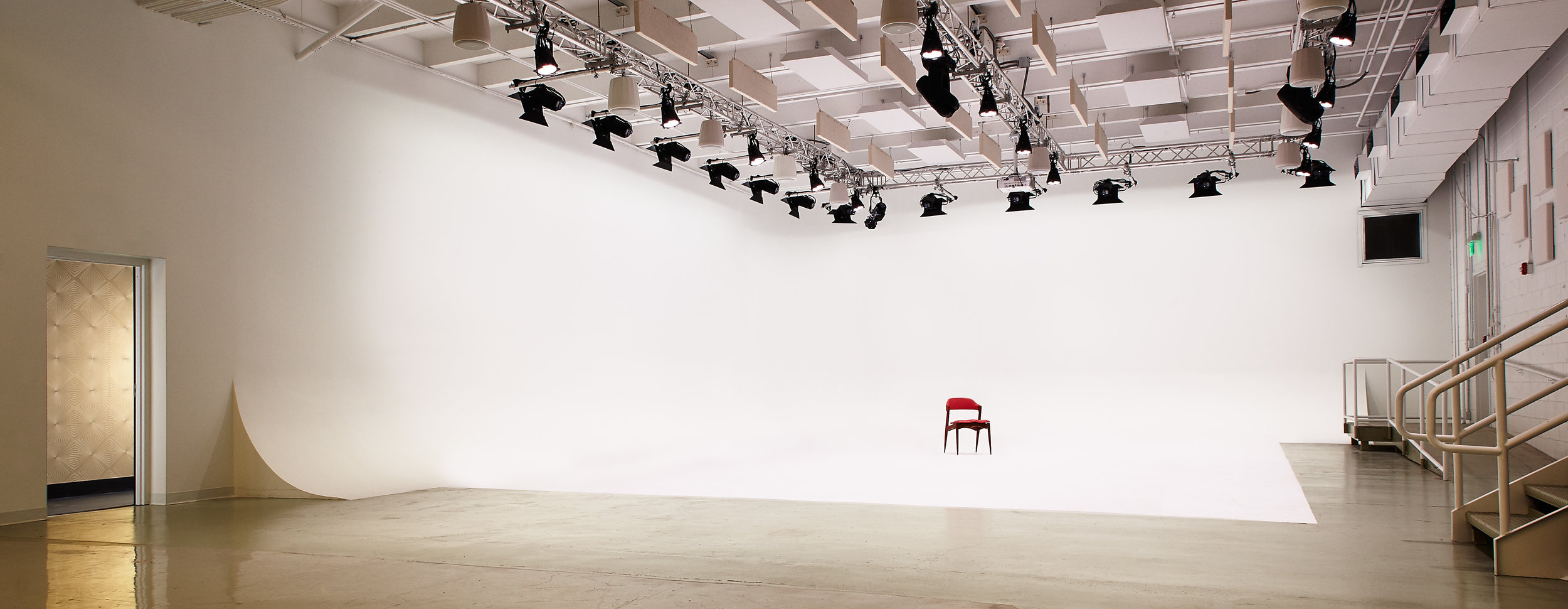 studio_615_cyc_v1_sharp.jpg