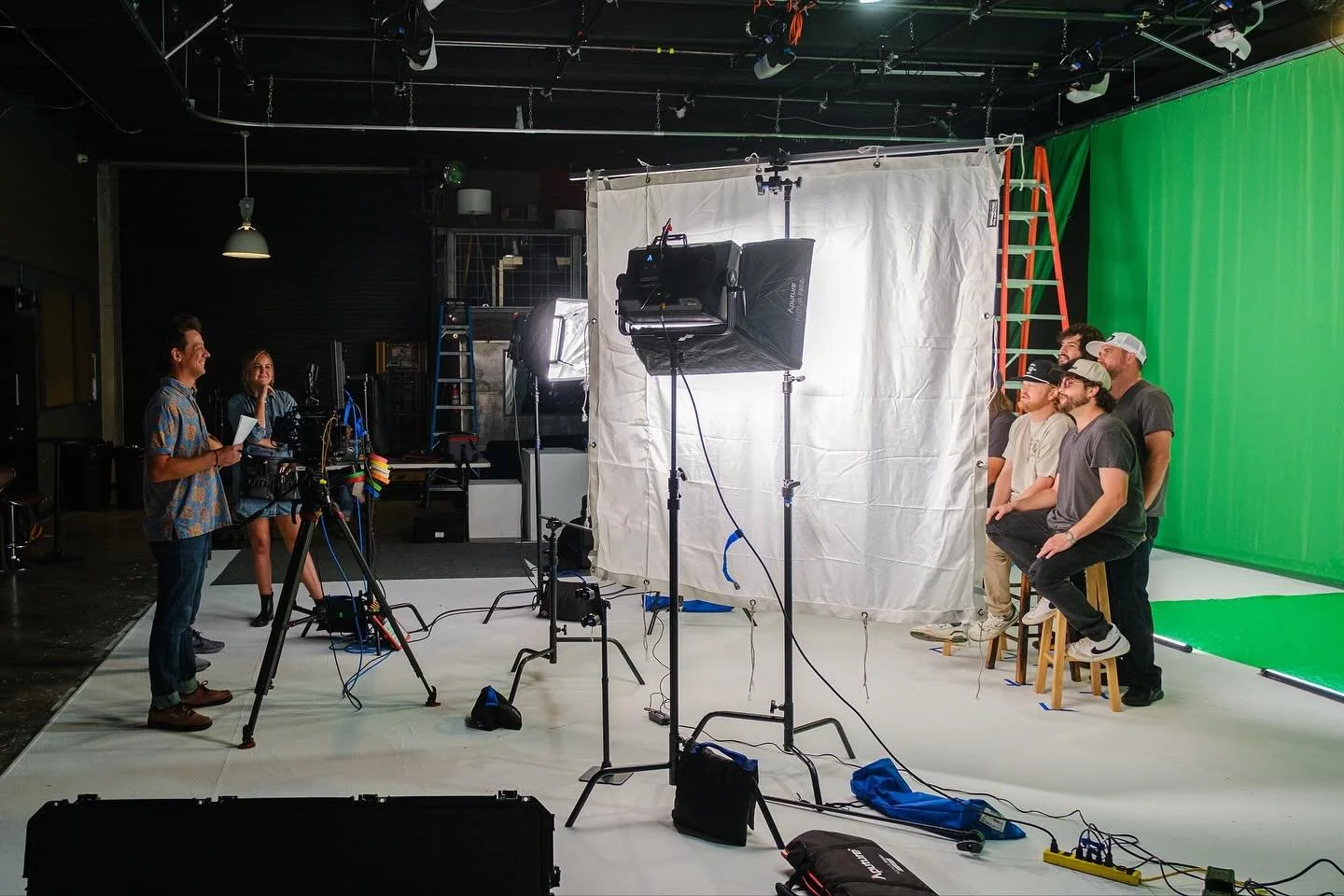 Nothing but smiles on Bolo sets 🤘 Had an absolute blast collabing with our buddies over at Red Bull! Check out some BTS moments that helped the Jukebox fly. 
👽 🤠.
See y&rsquo;all at the Pinnacle November 15!
Big thanks to @tonykinkela for taking t