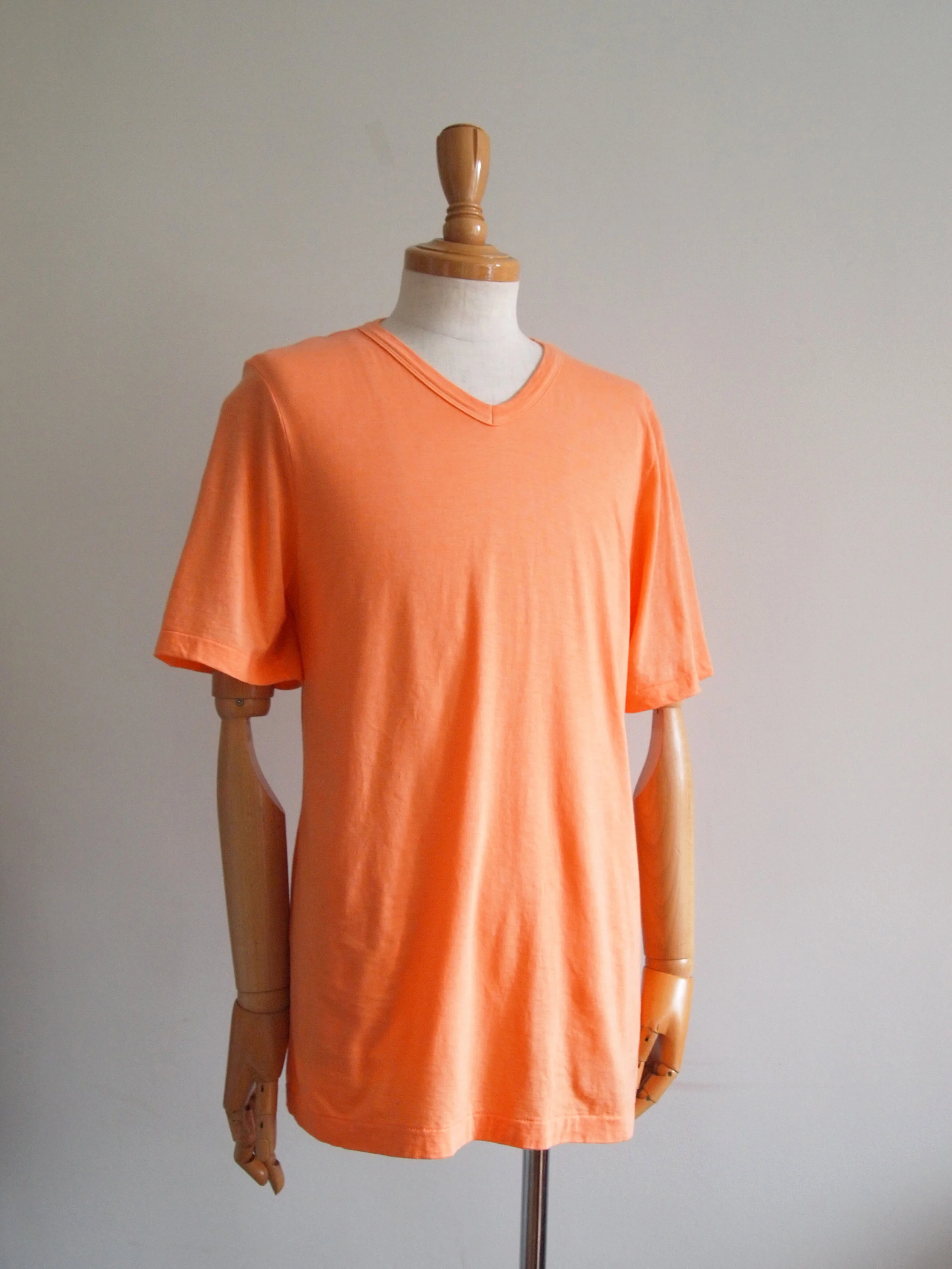  #181751 &nbsp;   COTTON CASHMERE JZ COMBO　SS V_NECK    shown in PALE ORANGE  90% COTTON 10% CASHMERE    