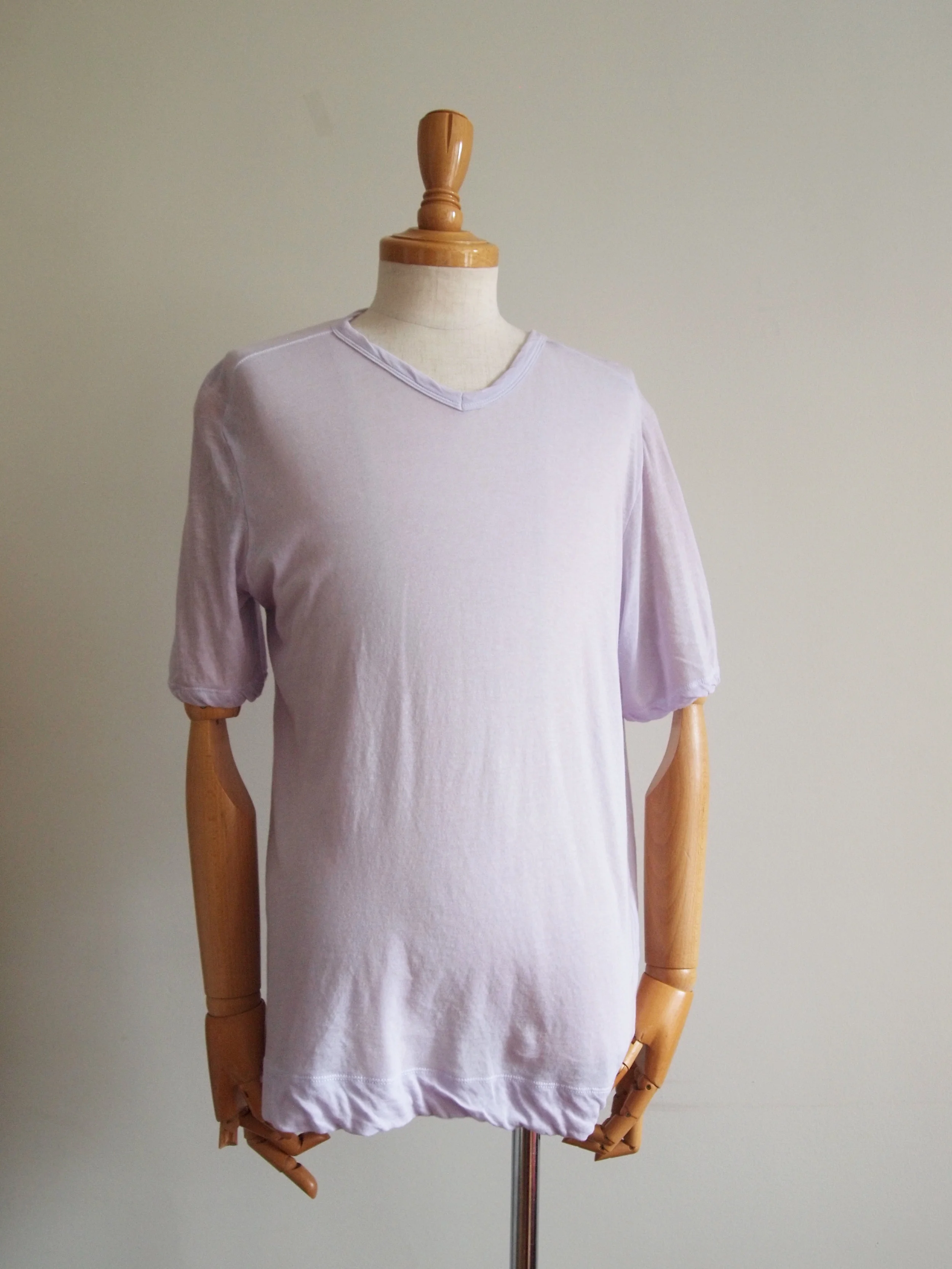  #161587   HI-SOFT JZ&nbsp; &nbsp;&nbsp;SS V-NECK   shown in Laverdar  55% COTTON 45% NYLON 