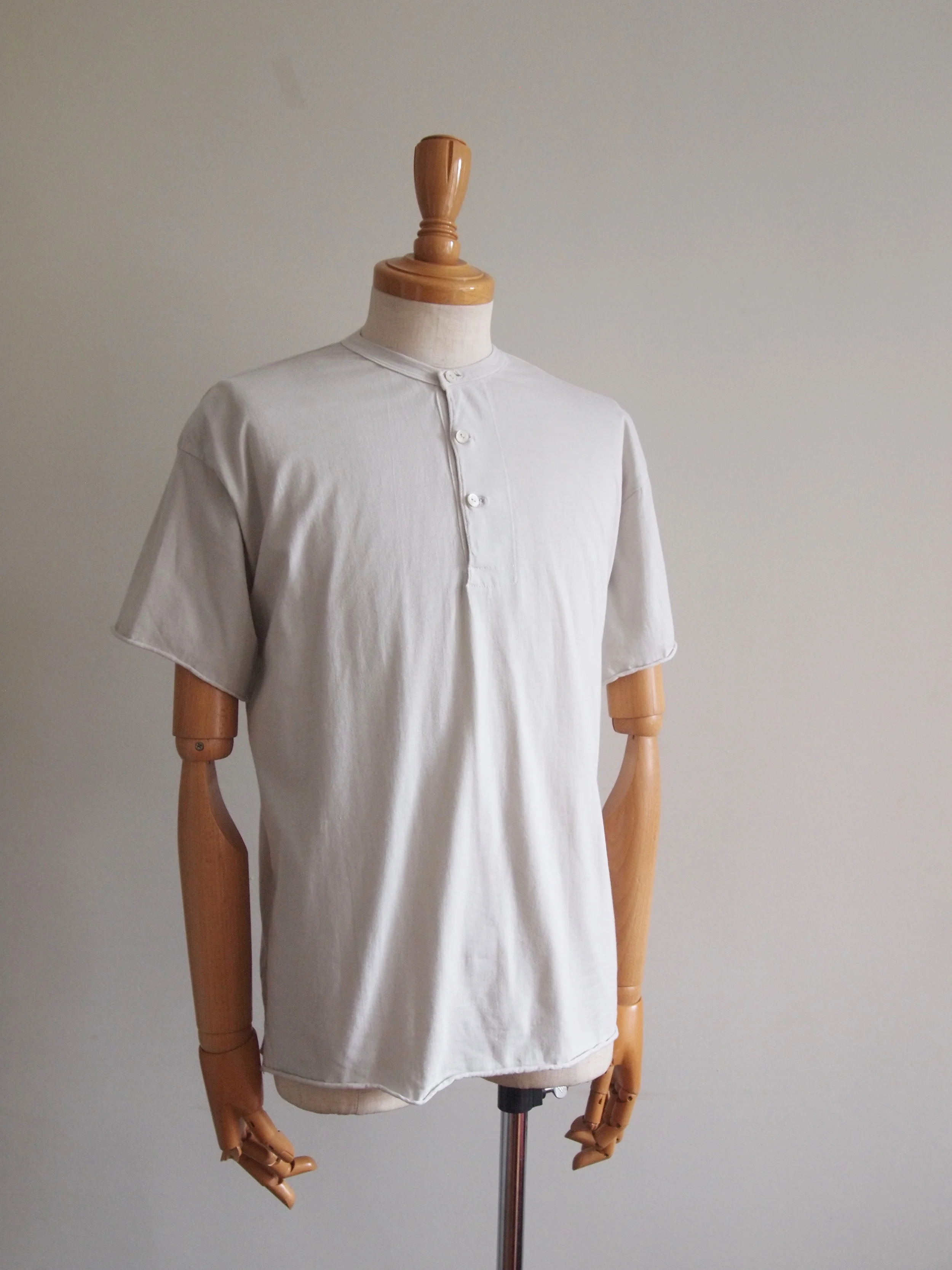  #181742   HIGH GAZE JZ&nbsp; &nbsp; &nbsp; SS HENLEY   shown in GREY  100% COTTON 