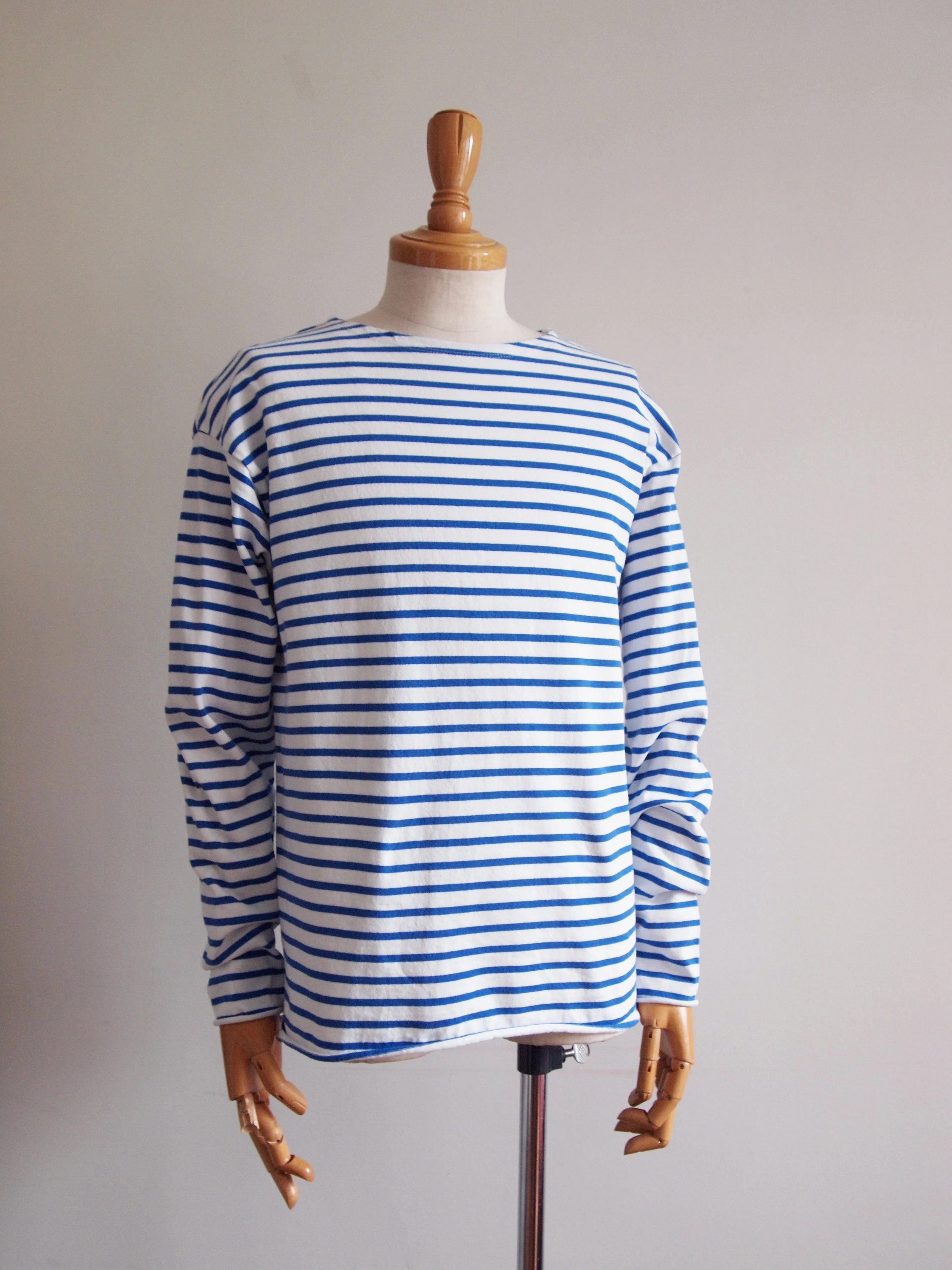  #181779   BASIC JZ BOARDER&nbsp; &nbsp;LS BOAT NECK   shown in WHITE/BLUE  100% COTTON 
