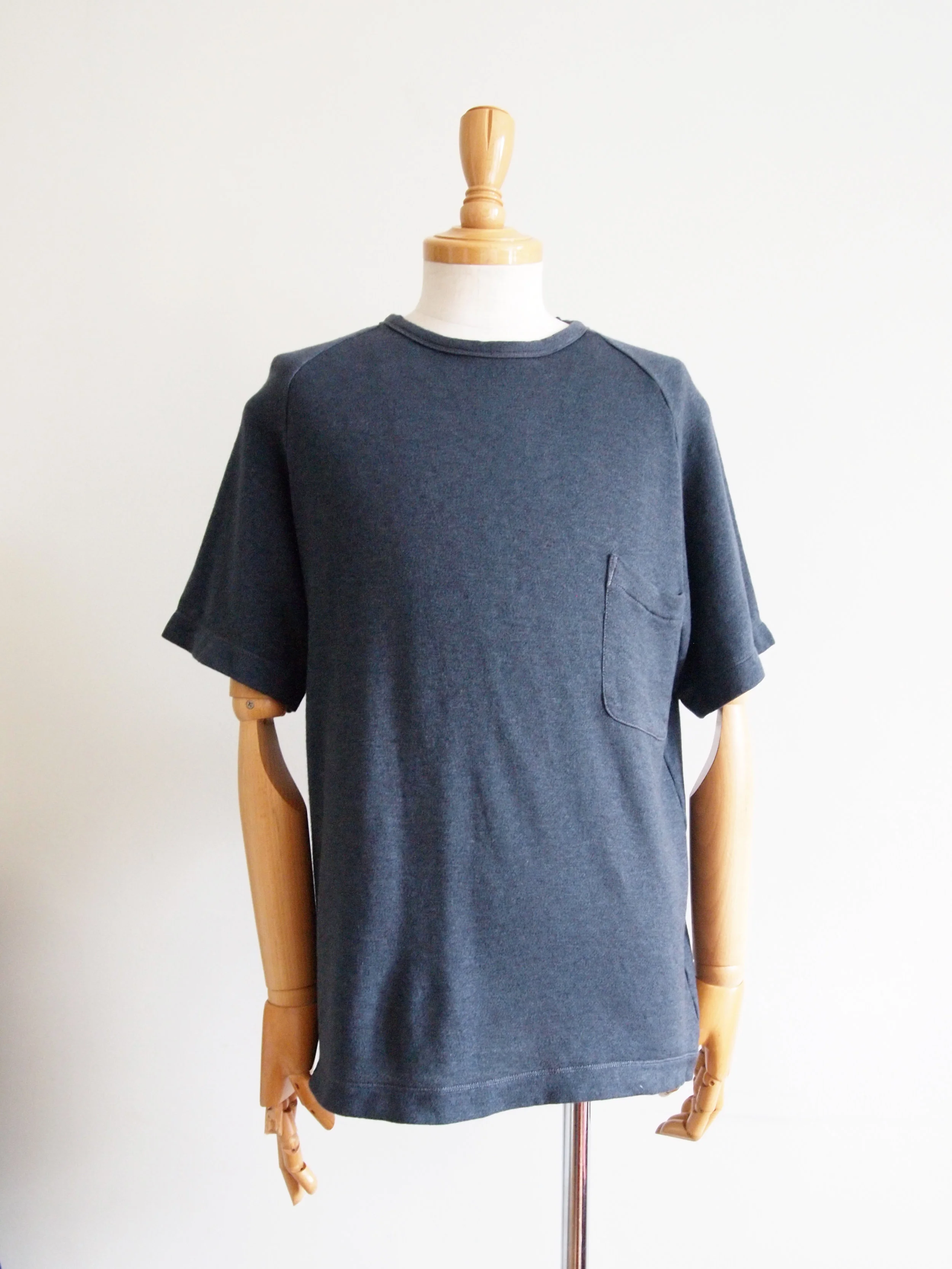  #181755 &nbsp;   TENCEL MINI FLEECE&nbsp; &nbsp;&nbsp;SS CREW W/PKT   shown in DK SLATE  62% COTTON 38% TENCEL 