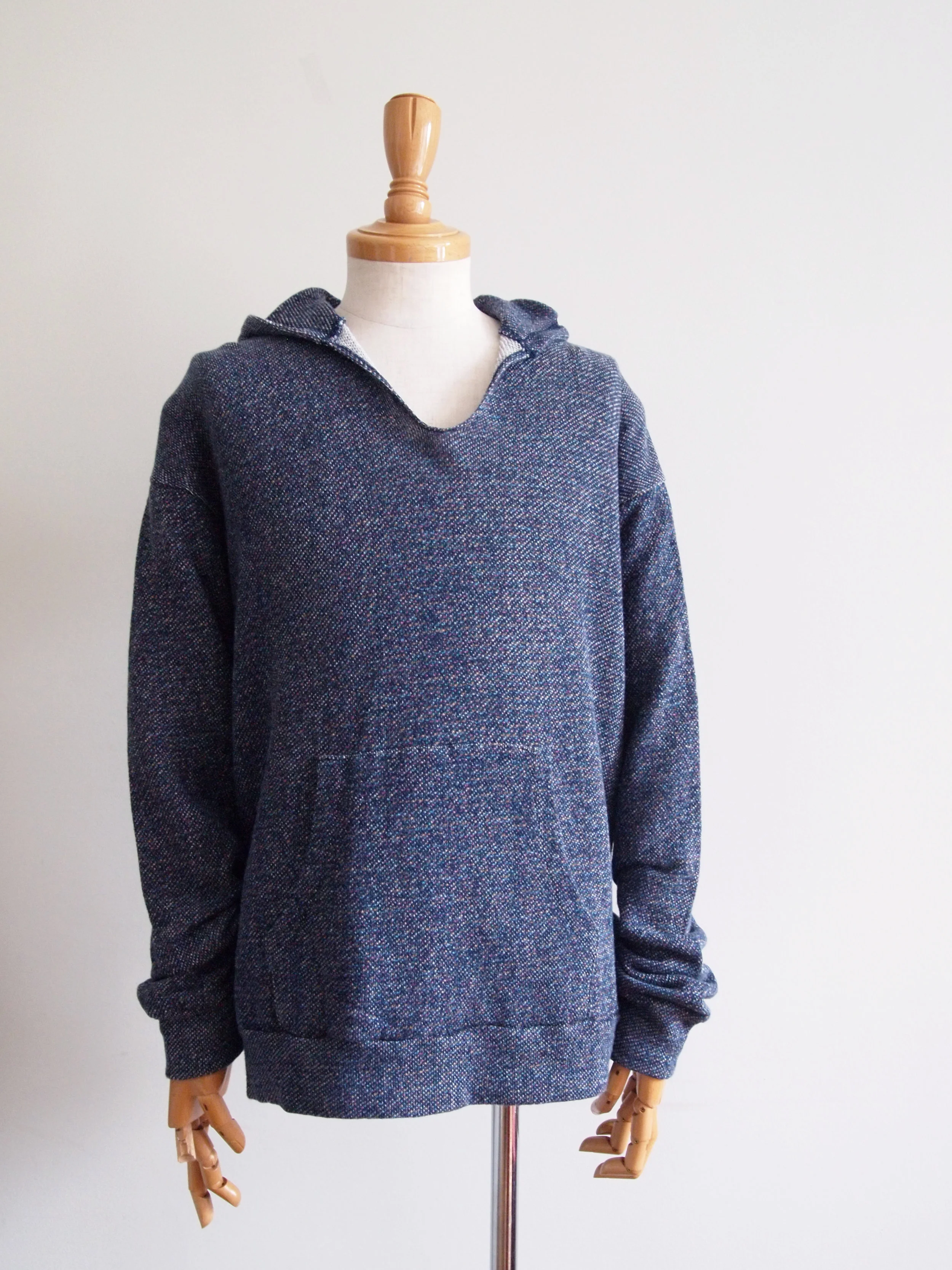  #181762   MULTI COLOR FLEECE &nbsp; &nbsp; LS SLIT HOOD PULLOVER   shown in NAVY  100% COTTON 