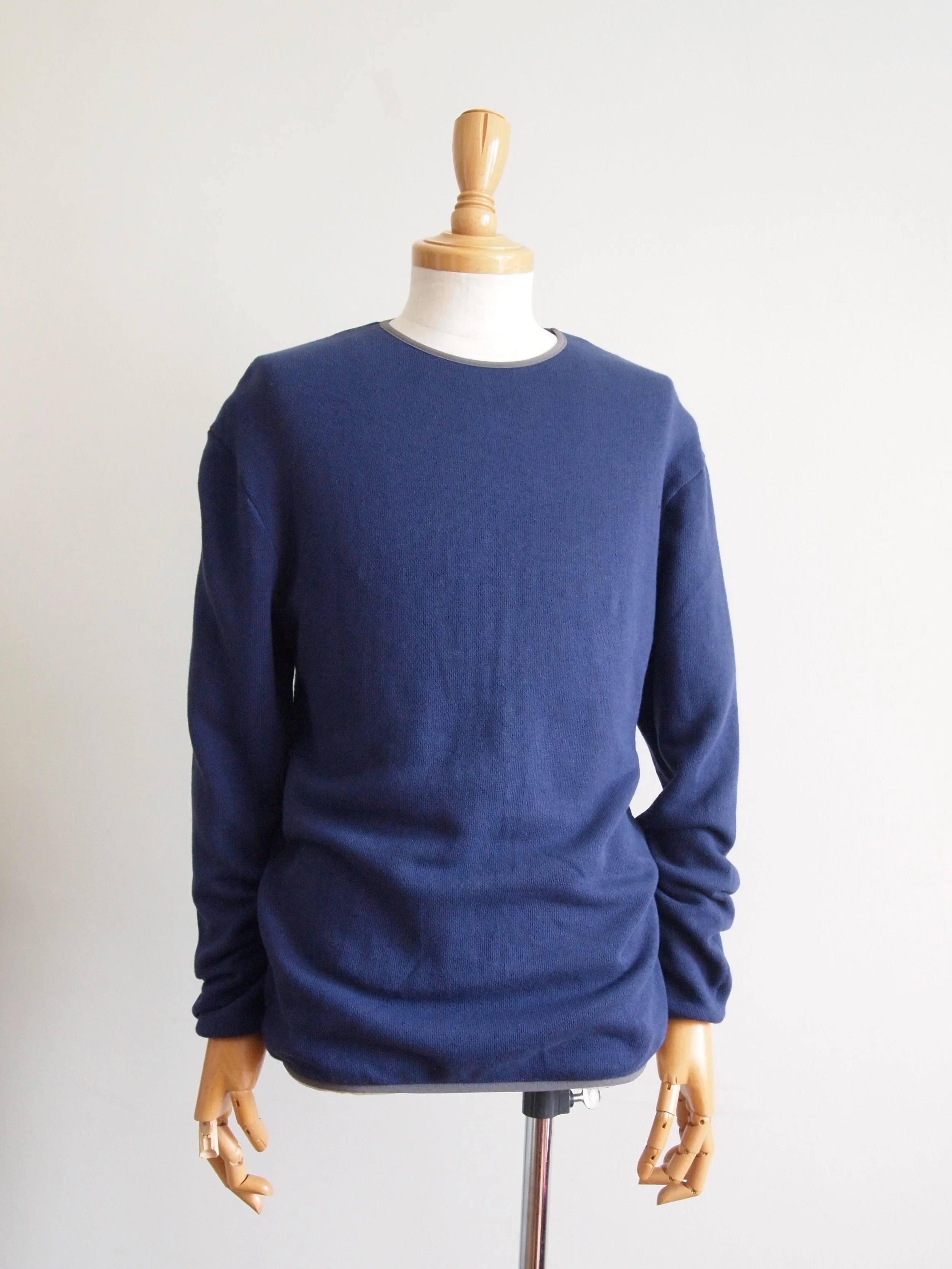  #181773&nbsp; shown in NAVY   GAUZE FLEECE&nbsp; &nbsp;&nbsp;LS CREW    shown in NAVY  100% COTTON 