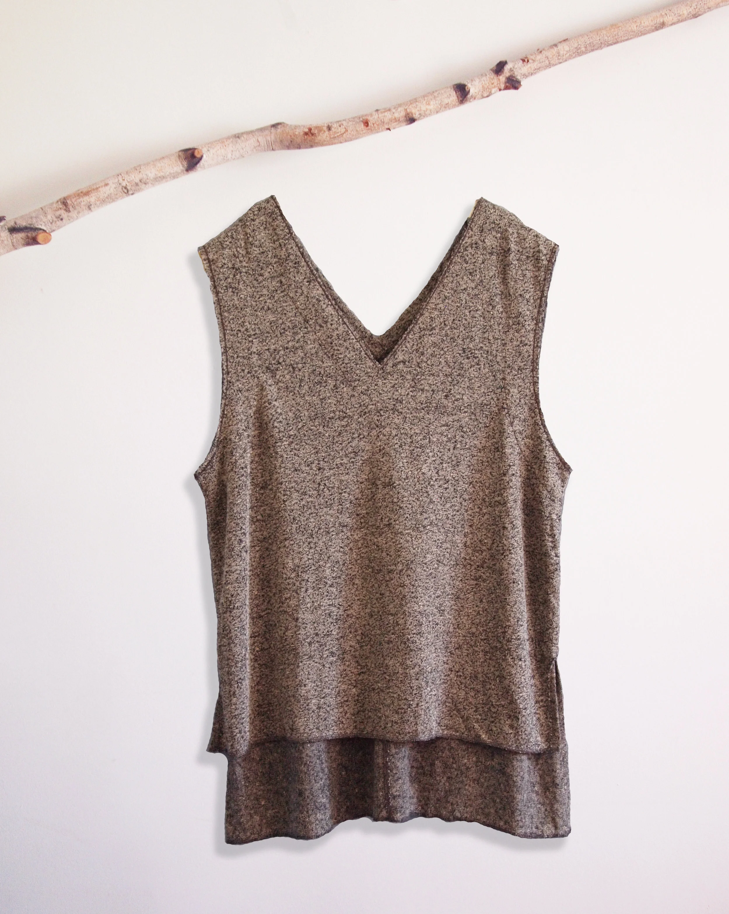 #881-594 LINEN MIX JZ TANKTOP shown in BLACK 60% LINEN 40% POLYESTER